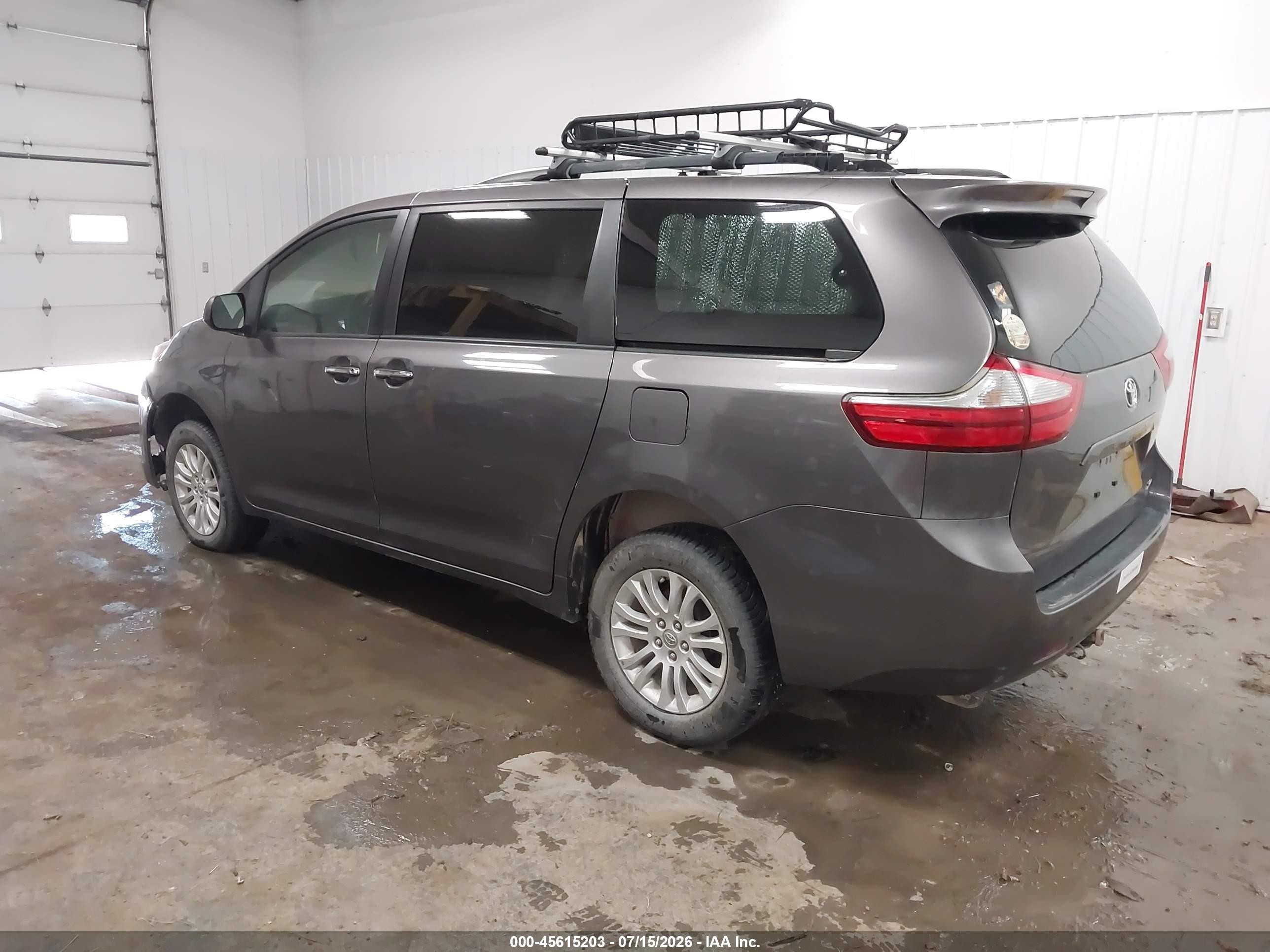 2015 Toyota Sienna Xle 8 Passenger Gray vin: 5TDYK3DC7FS533875