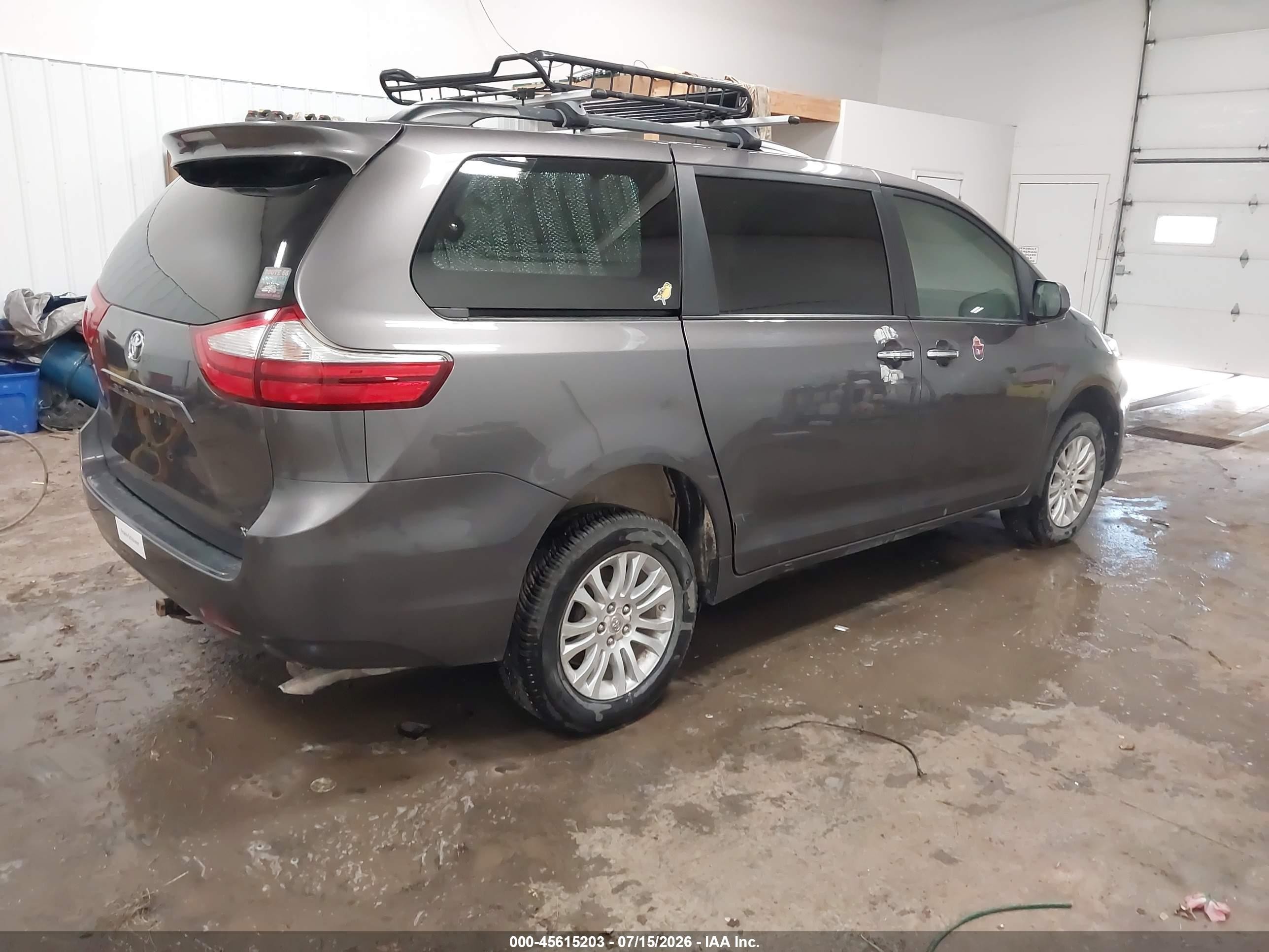 2015 Toyota Sienna Xle 8 Passenger Gray vin: 5TDYK3DC7FS533875