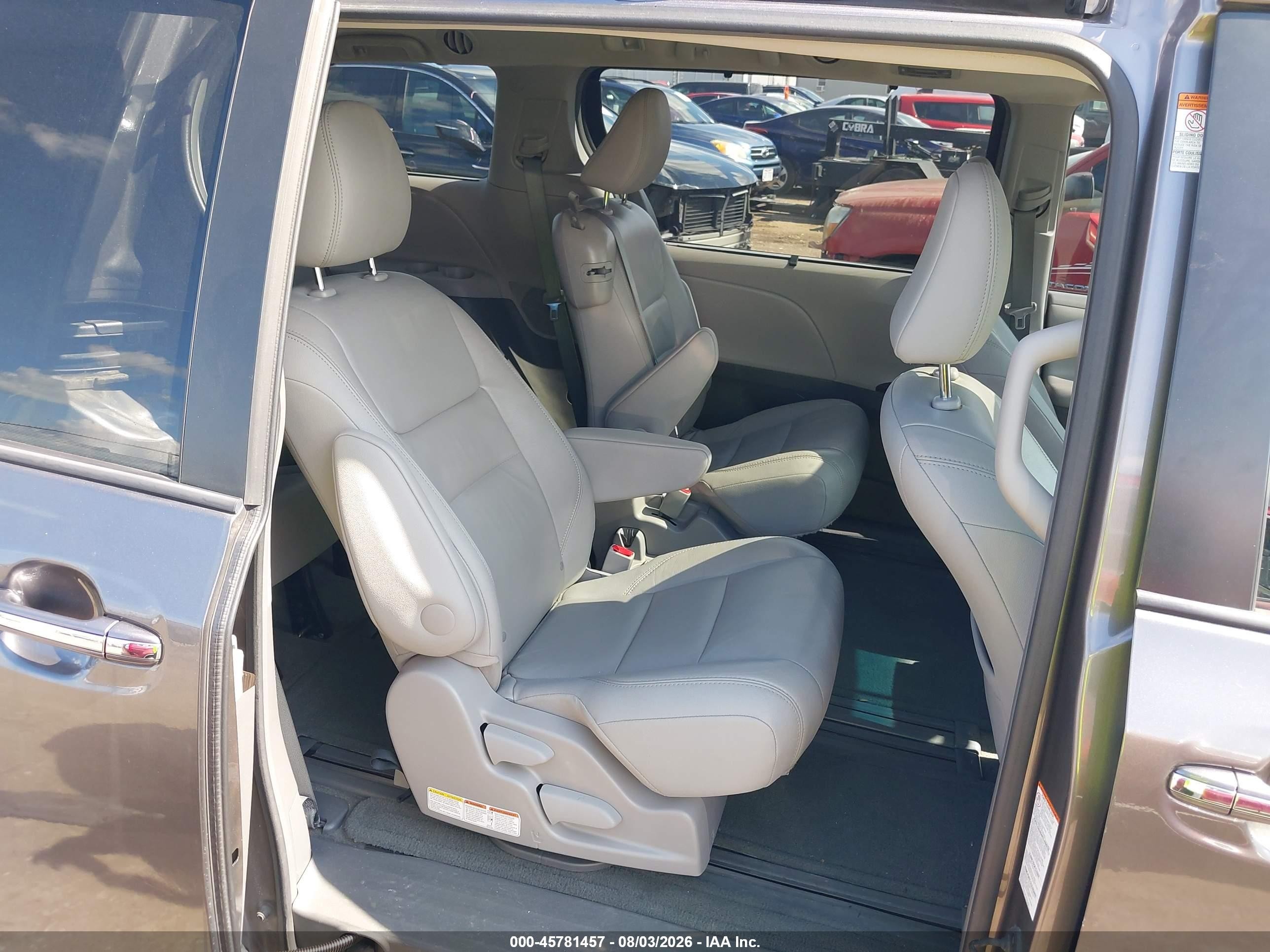 2015 Toyota Sienna Xle 8 Passenger Gray vin: 5TDYK3DC7FS535965