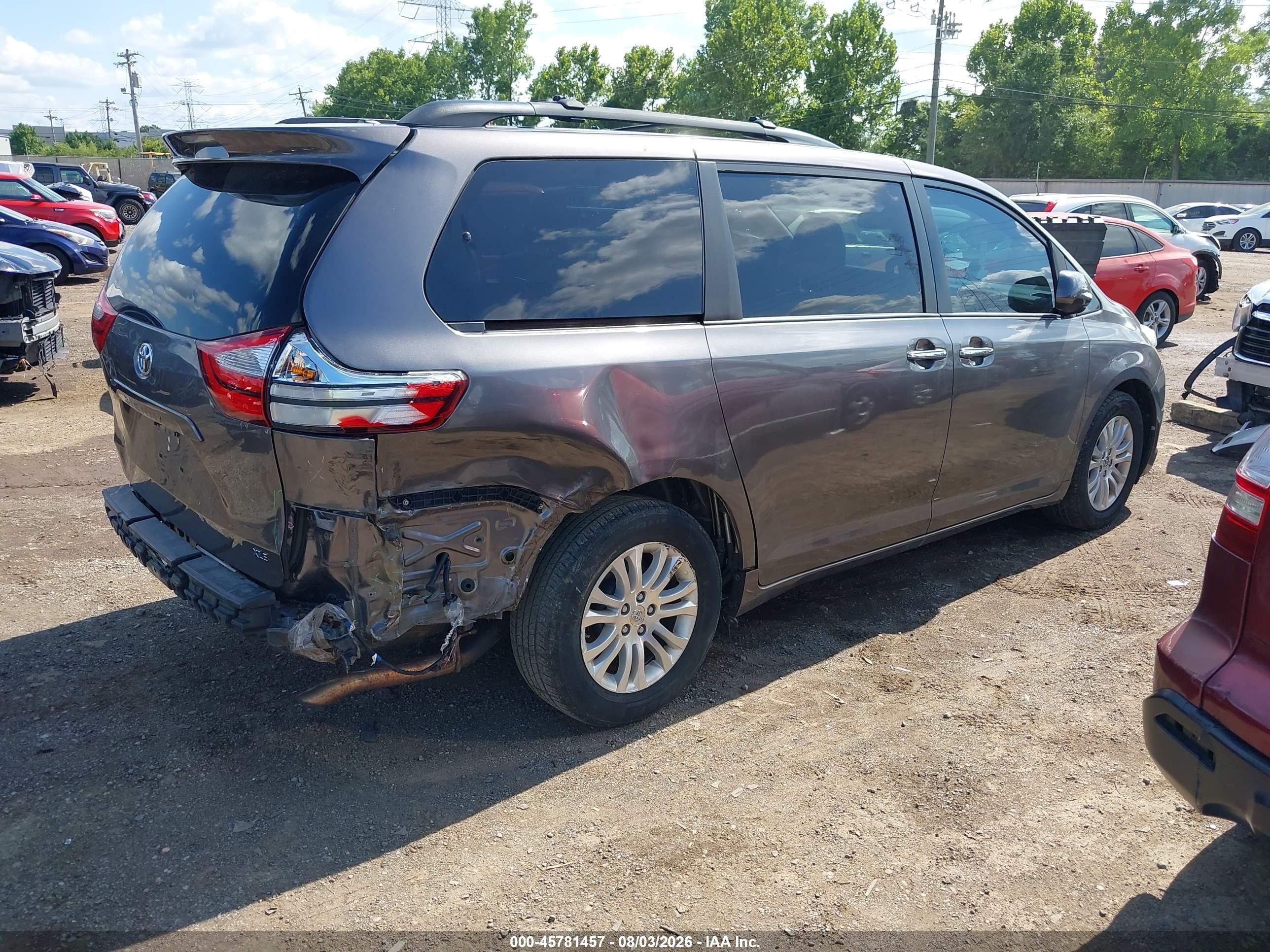 2015 Toyota Sienna Xle 8 Passenger Gray vin: 5TDYK3DC7FS535965