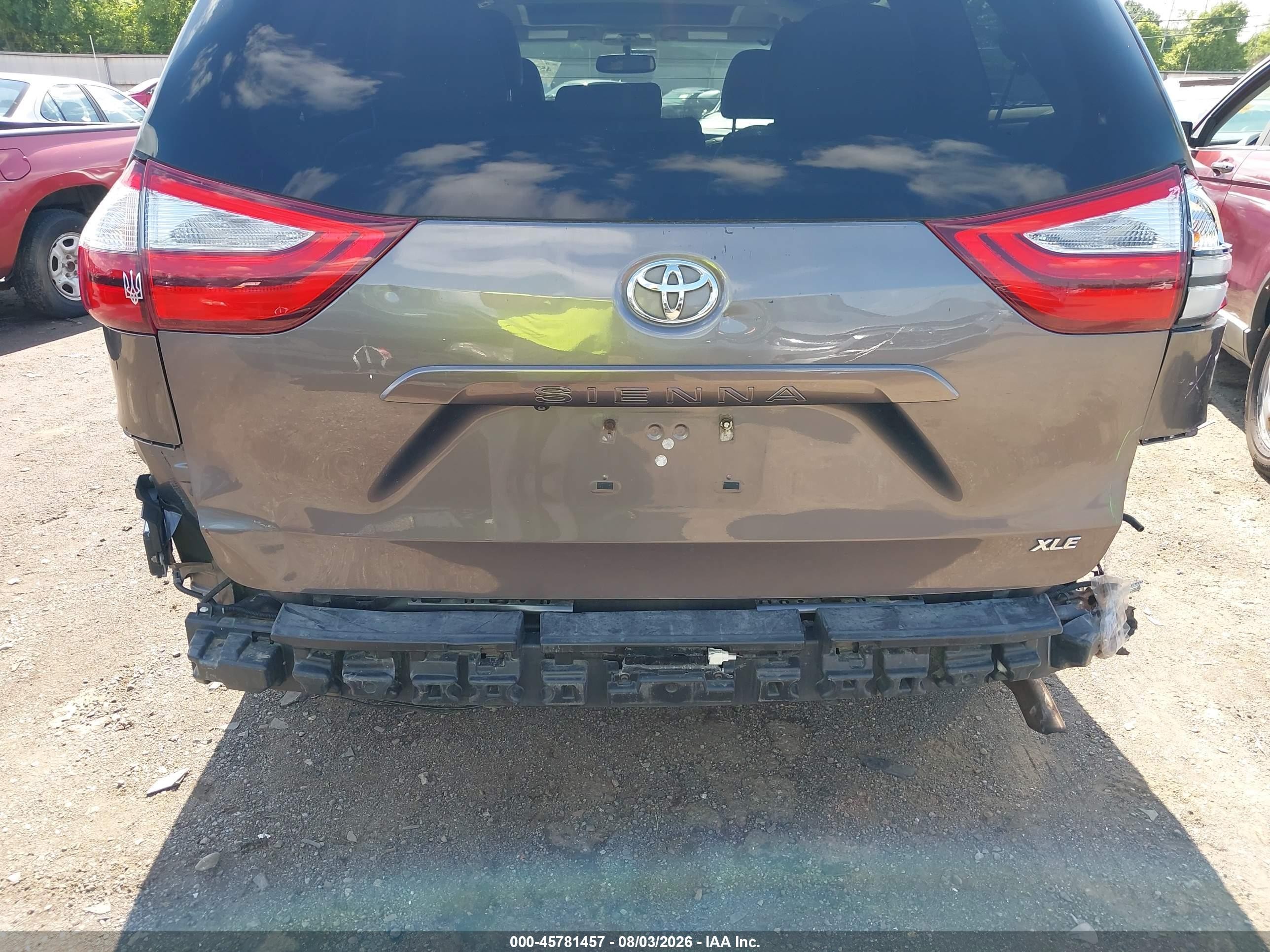 2015 Toyota Sienna Xle 8 Passenger Gray vin: 5TDYK3DC7FS535965