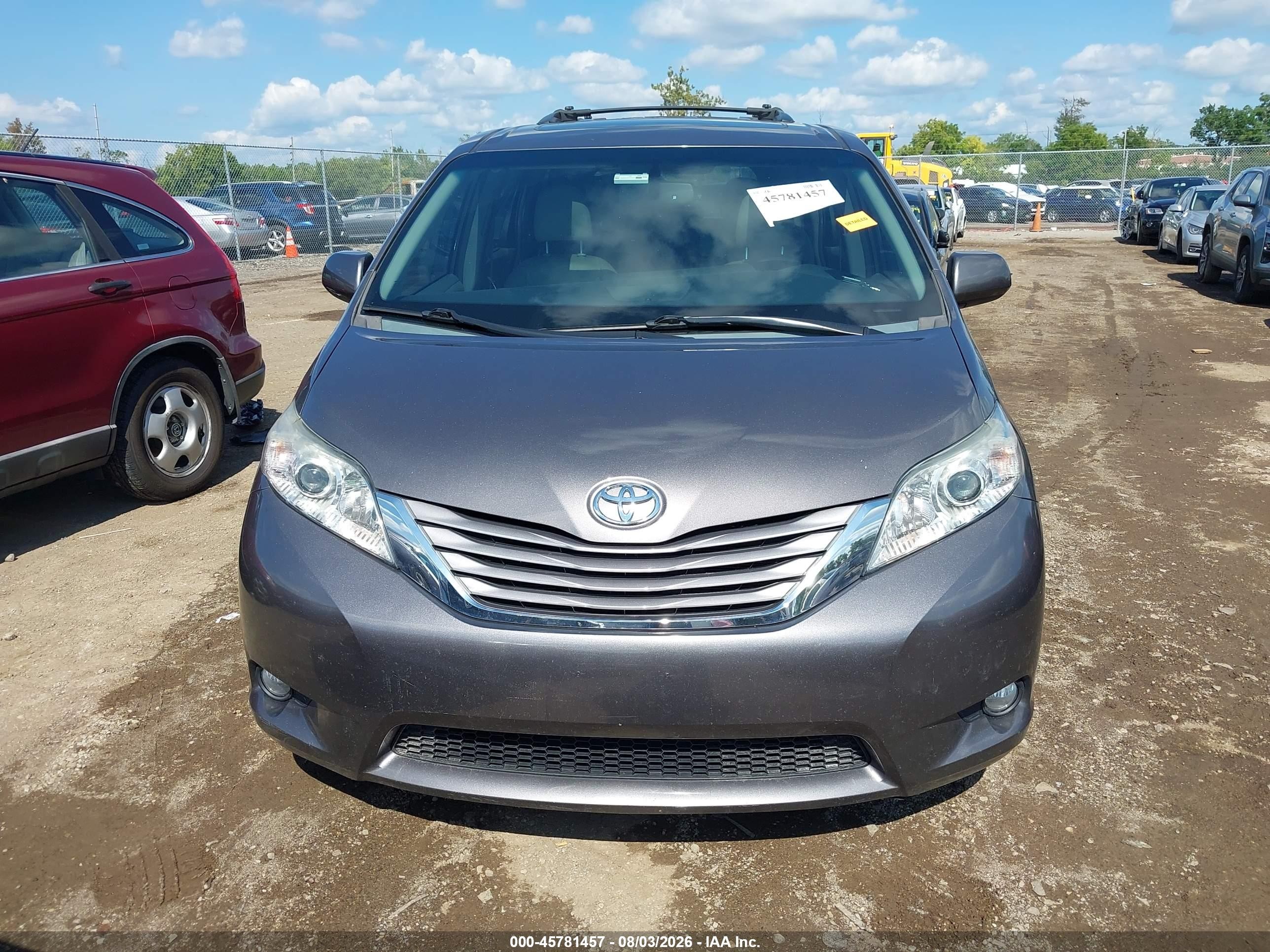 2015 Toyota Sienna Xle 8 Passenger Gray vin: 5TDYK3DC7FS535965