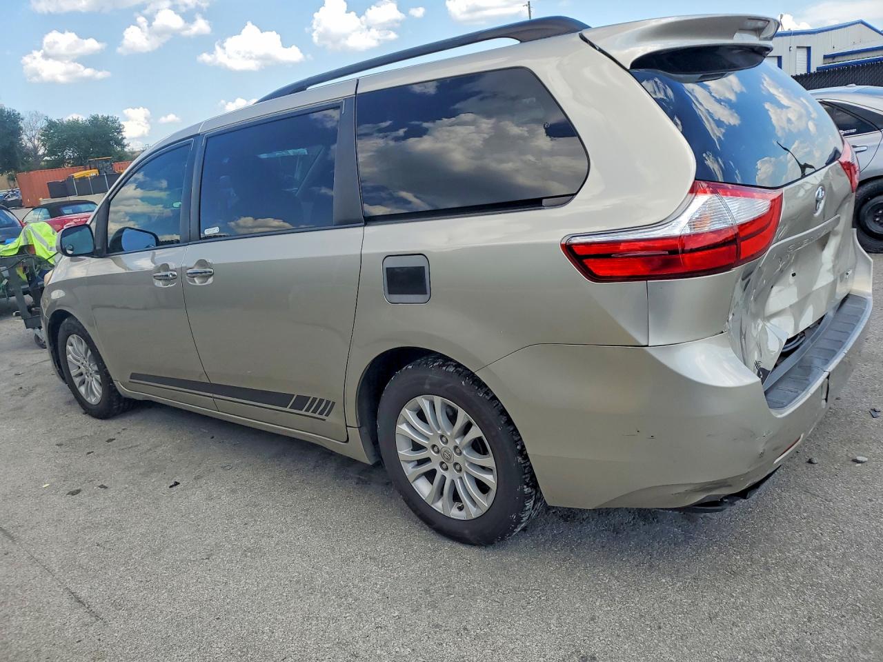 2015 Toyota Sienna Xle 8-passenger Gold vin: 5TDYK3DC7FS560073