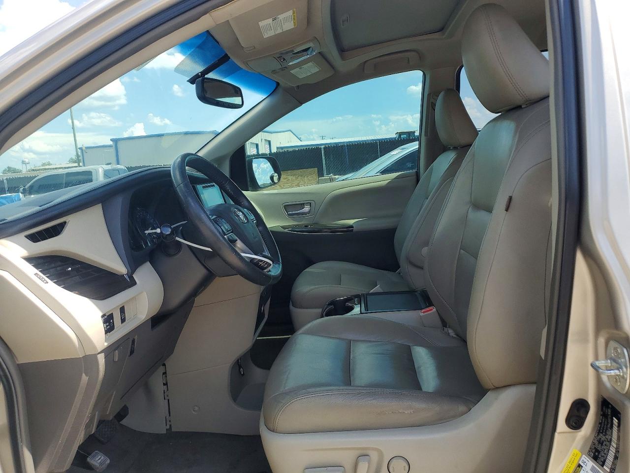 2015 Toyota Sienna Xle 8-passenger Gold vin: 5TDYK3DC7FS560073