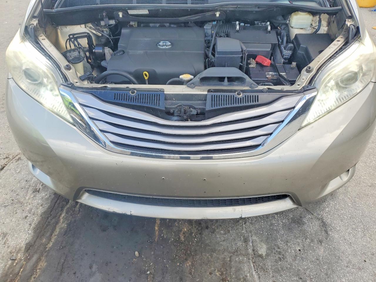 2015 Toyota Sienna Xle 8-passenger Gold vin: 5TDYK3DC7FS560073