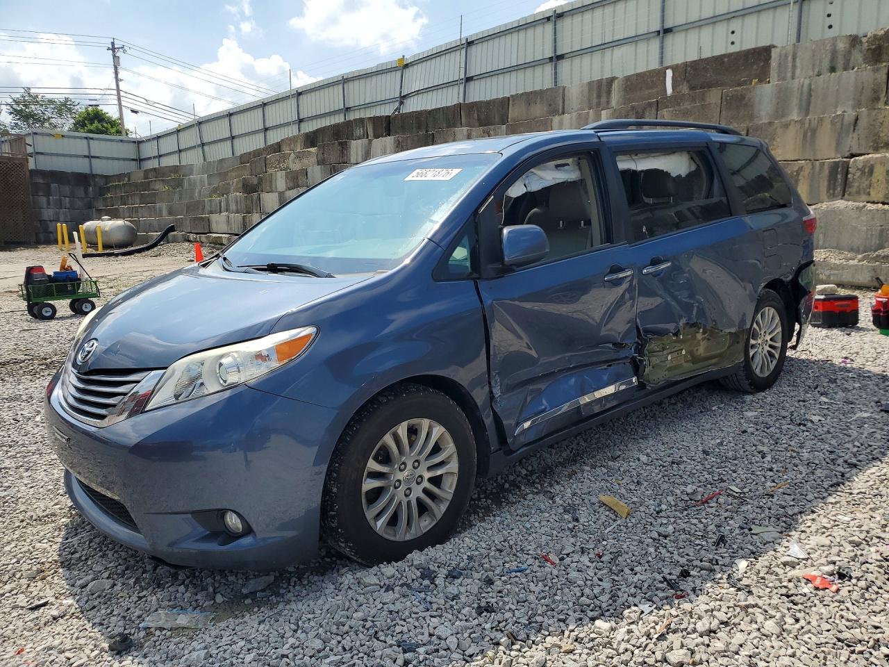 2015 Toyota Sienna Xle 8-passenger Синий vin: 5TDYK3DC7FS568254