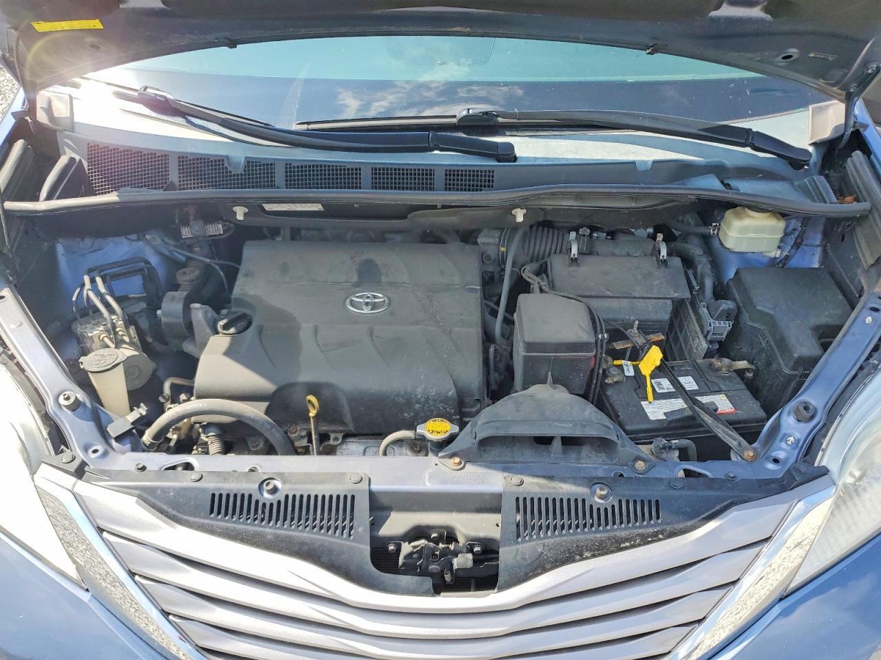 2015 Toyota Sienna Xle 8-passenger Синий vin: 5TDYK3DC7FS568254