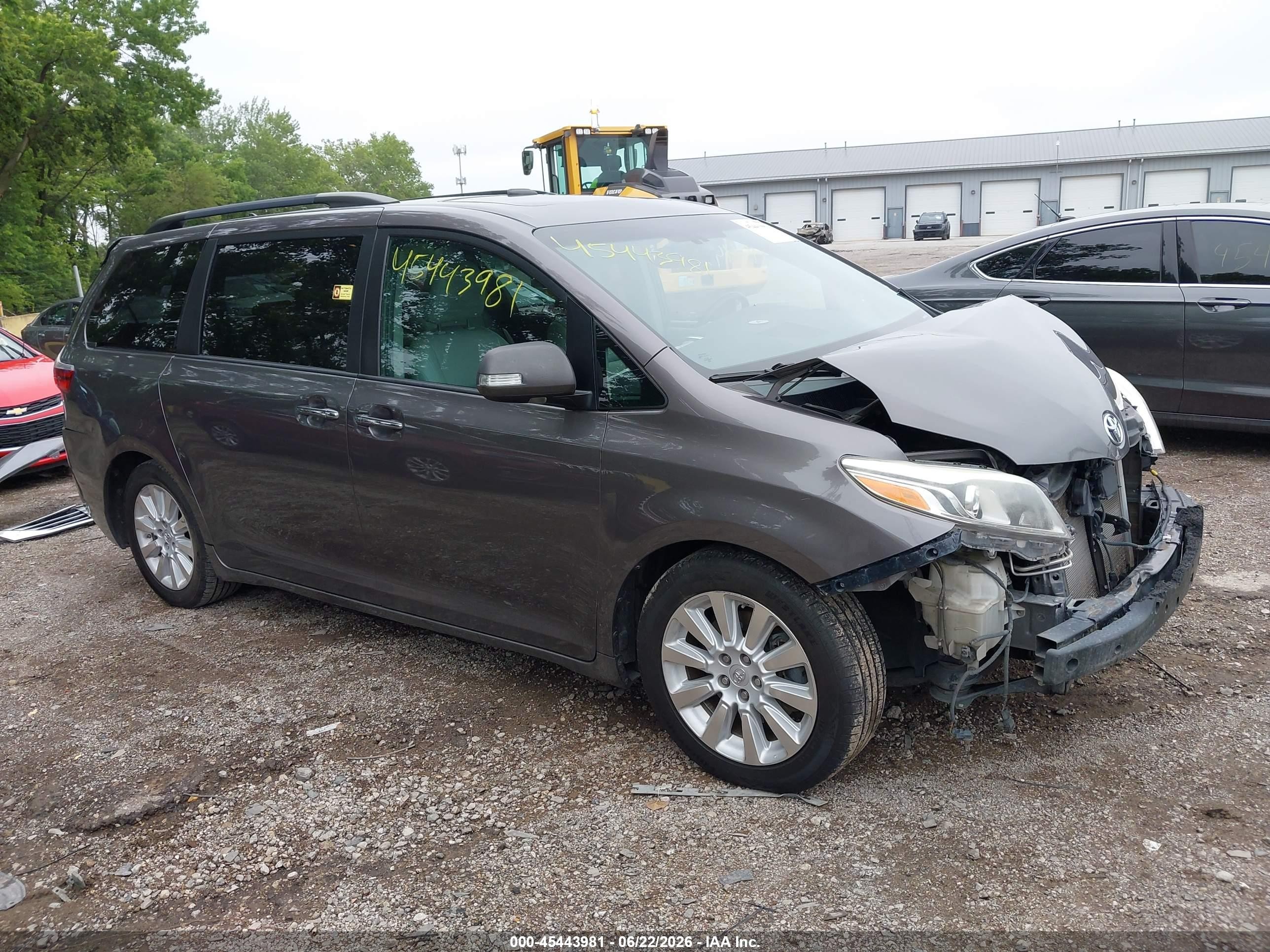 2015 Toyota Sienna Limited Premium 7 Passenger Gray vin: 5TDYK3DC7FS583997