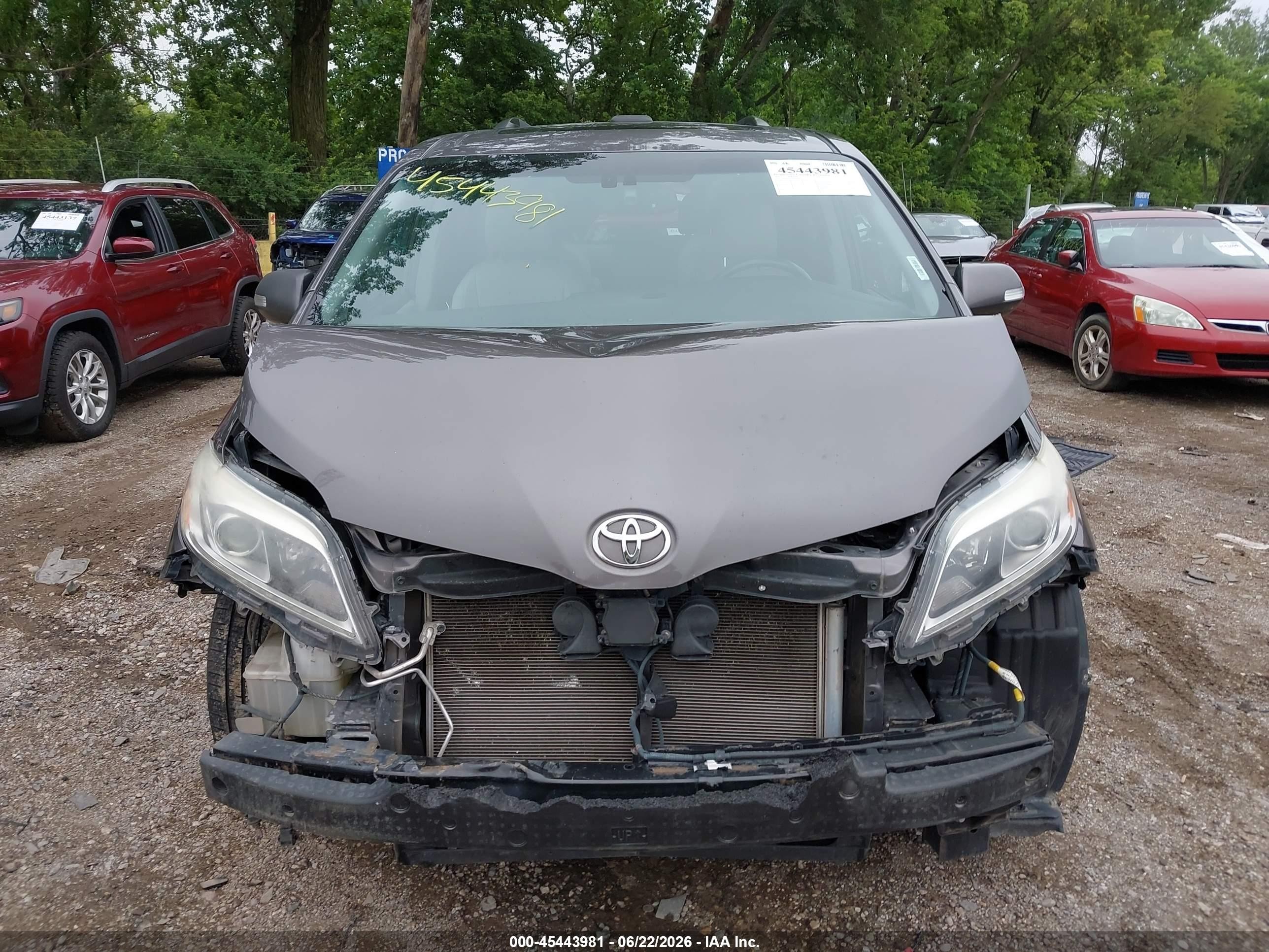 2015 Toyota Sienna Limited Premium 7 Passenger Gray vin: 5TDYK3DC7FS583997