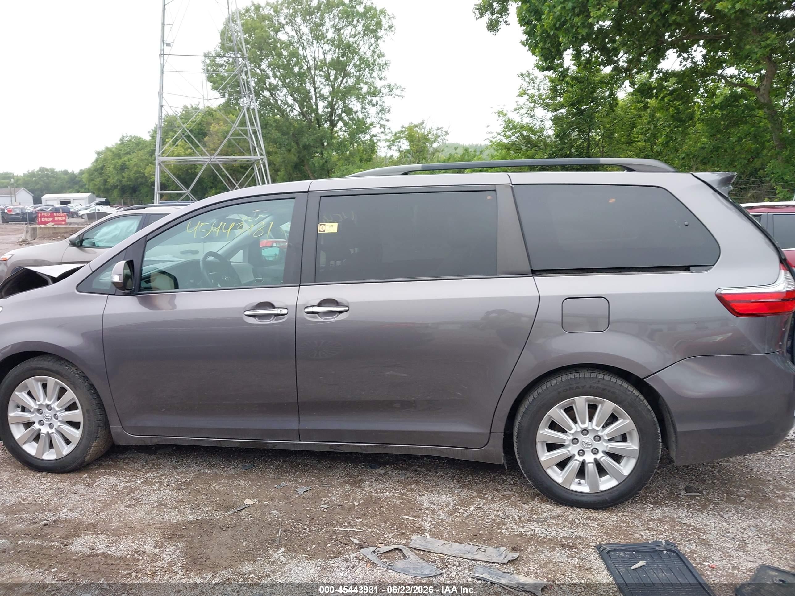 2015 Toyota Sienna Limited Premium 7 Passenger Gray vin: 5TDYK3DC7FS583997