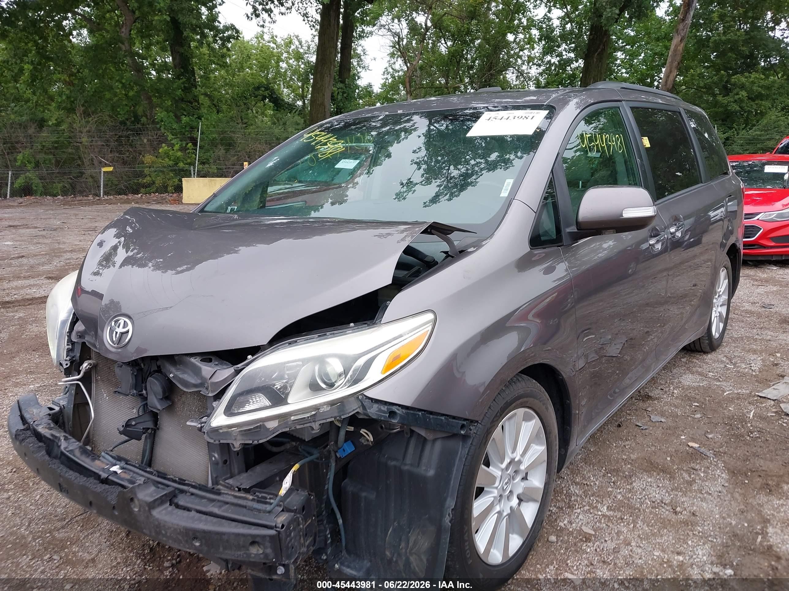 2015 Toyota Sienna Limited Premium 7 Passenger Gray vin: 5TDYK3DC7FS583997