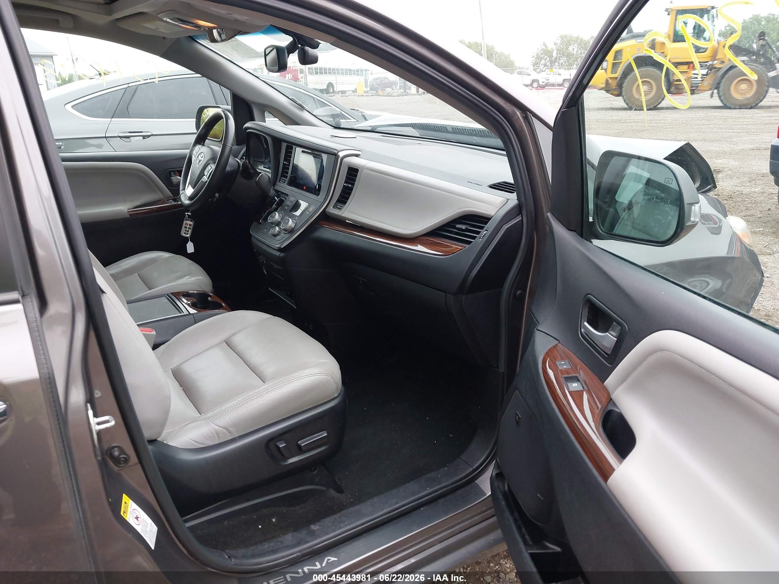 2015 Toyota Sienna Limited Premium 7 Passenger Gray vin: 5TDYK3DC7FS583997