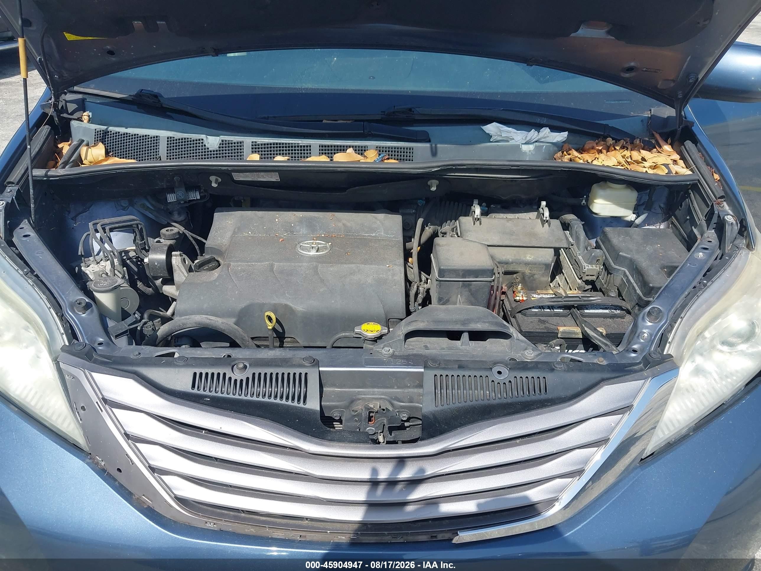 2015 Toyota Sienna Xle 8 Passenger Blue vin: 5TDYK3DC7FS596300