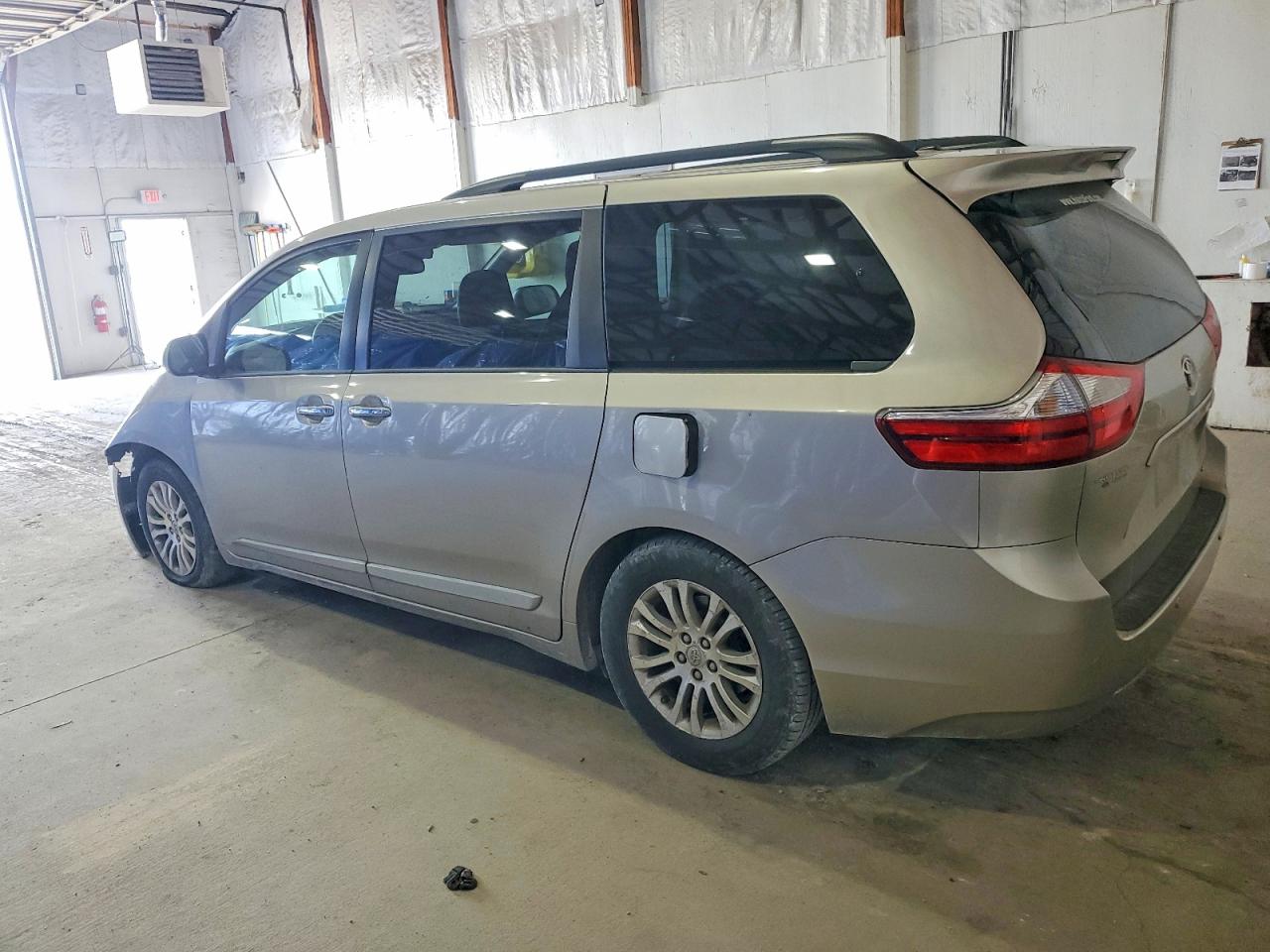 2015 Toyota Sienna Xle Tan vin: 5TDYK3DC7FS605609
