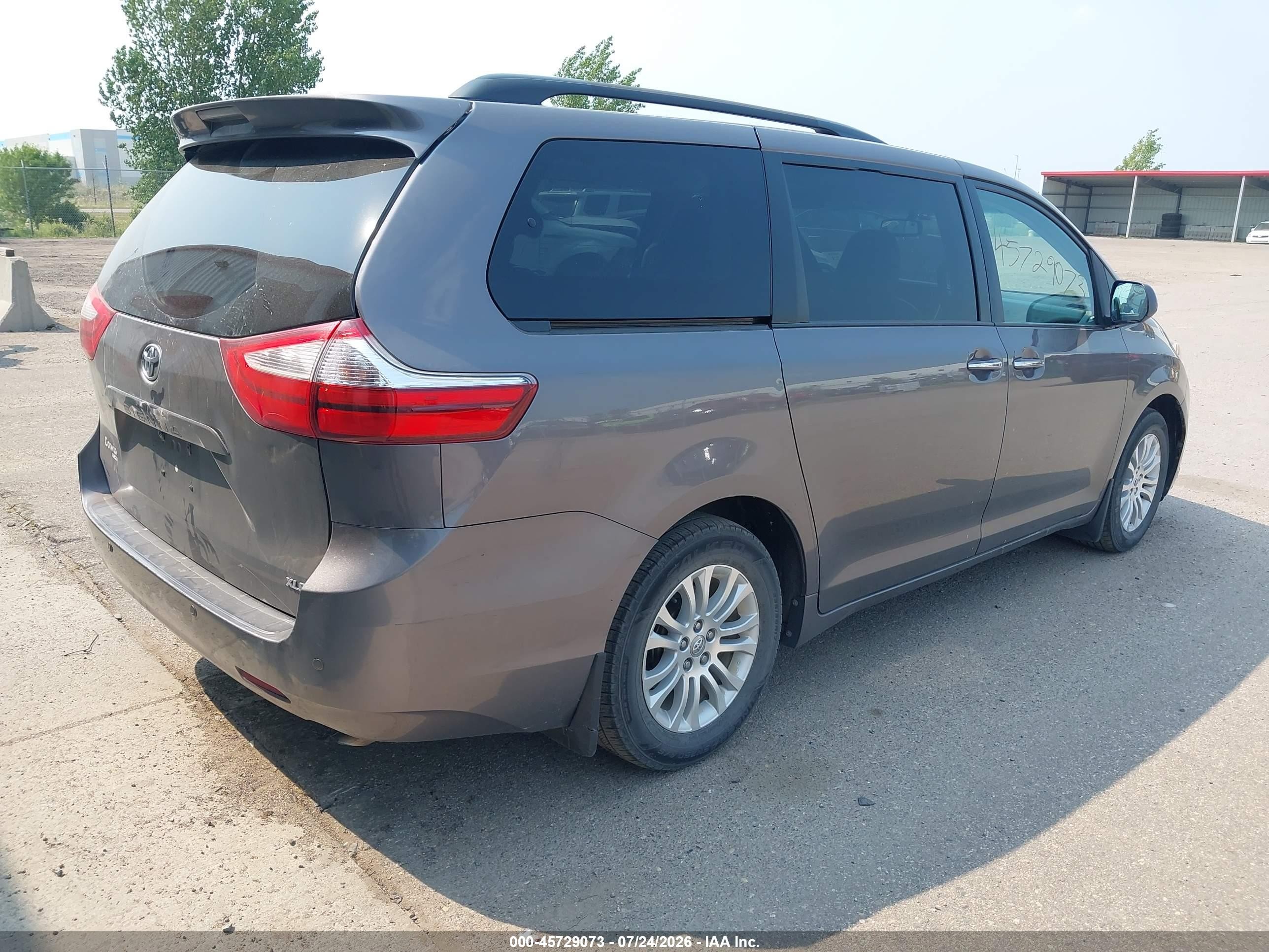 2015 Toyota Sienna Xle 8 Passenger Gray vin: 5TDYK3DC7FS612754