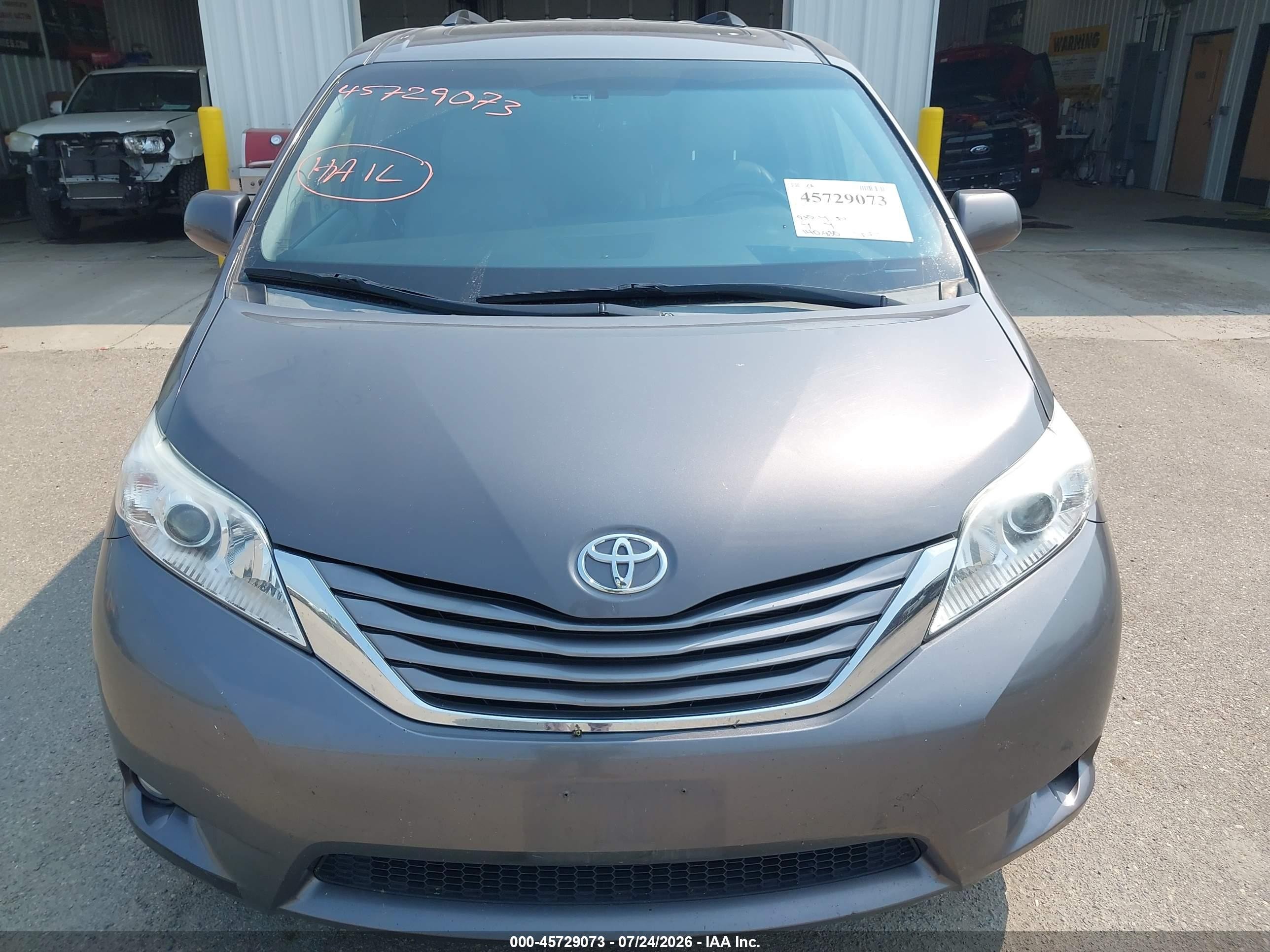 2015 Toyota Sienna Xle 8 Passenger Gray vin: 5TDYK3DC7FS612754