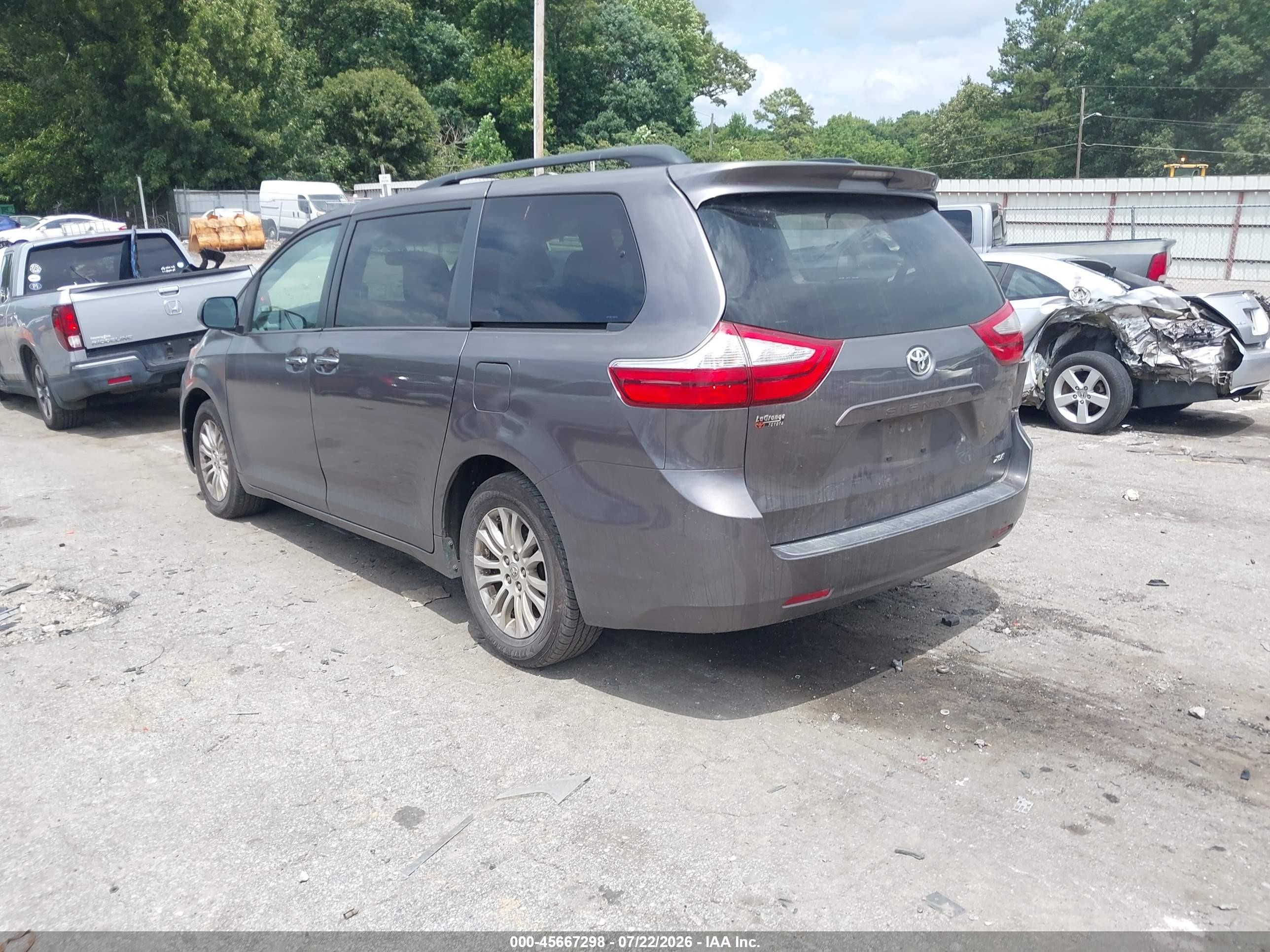 2015 Toyota Sienna Xle 8 Passenger Gray vin: 5TDYK3DC7FS620143