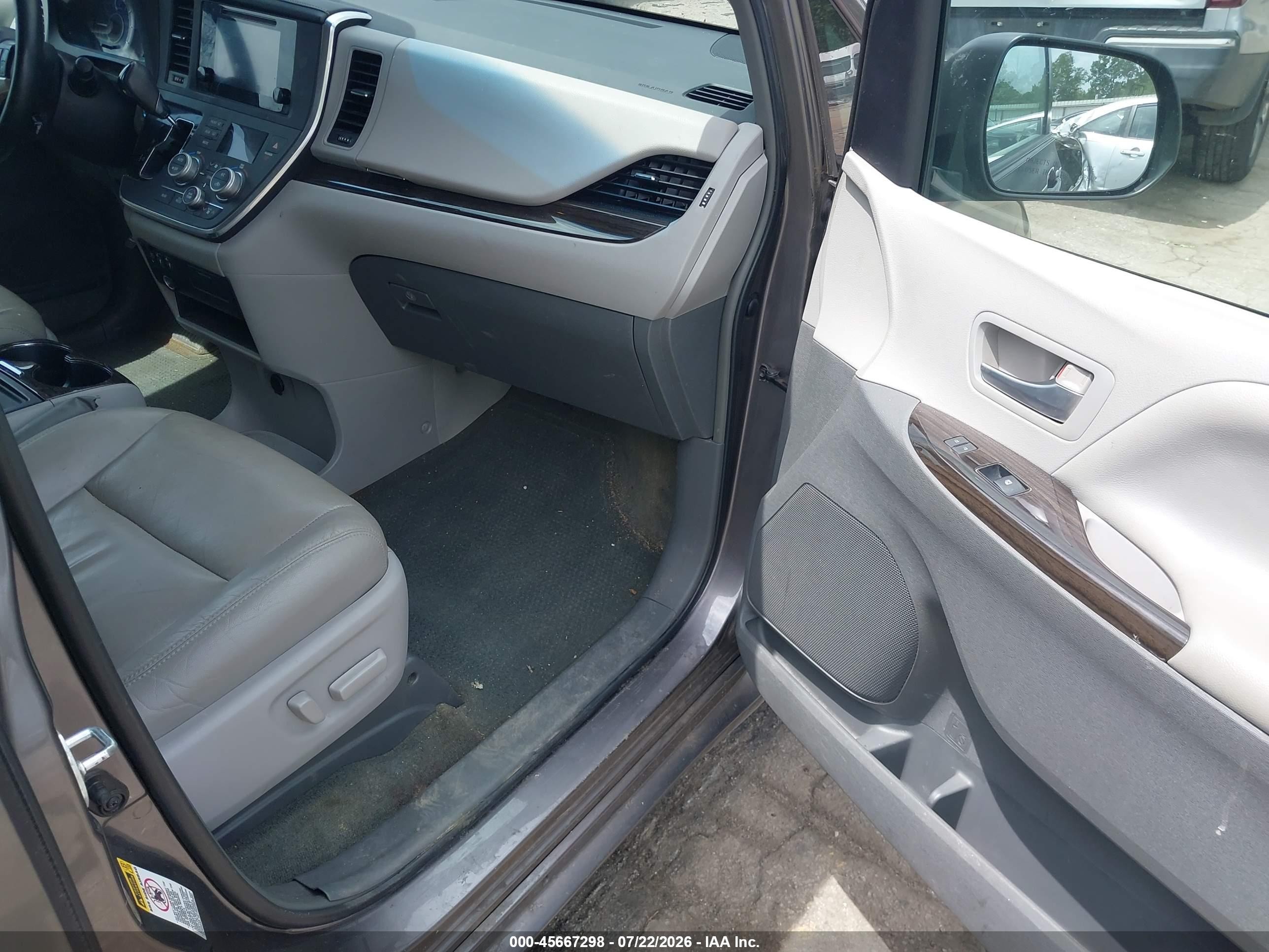 2015 Toyota Sienna Xle 8 Passenger Gray vin: 5TDYK3DC7FS620143