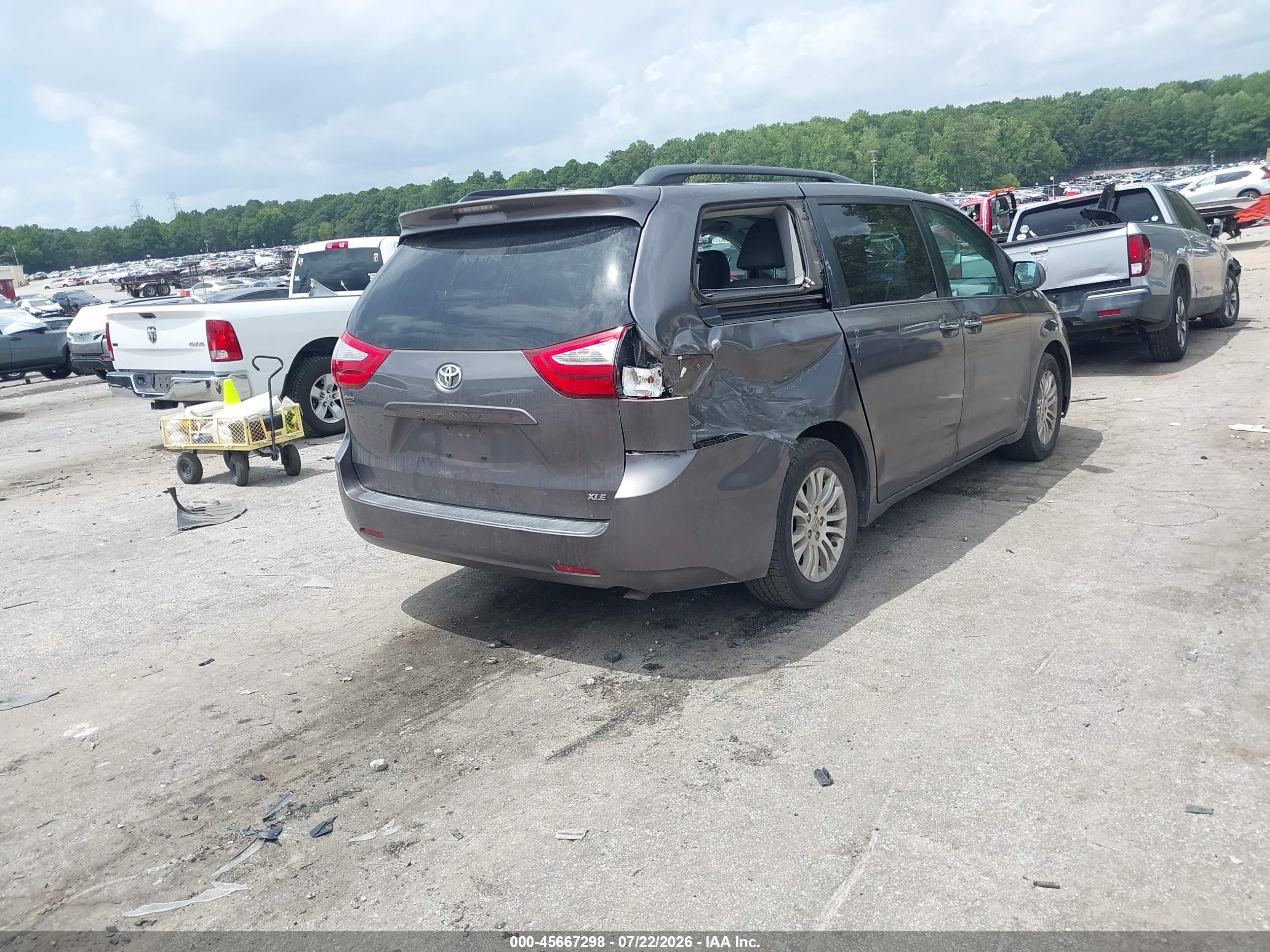 2015 Toyota Sienna Xle 8 Passenger Gray vin: 5TDYK3DC7FS620143