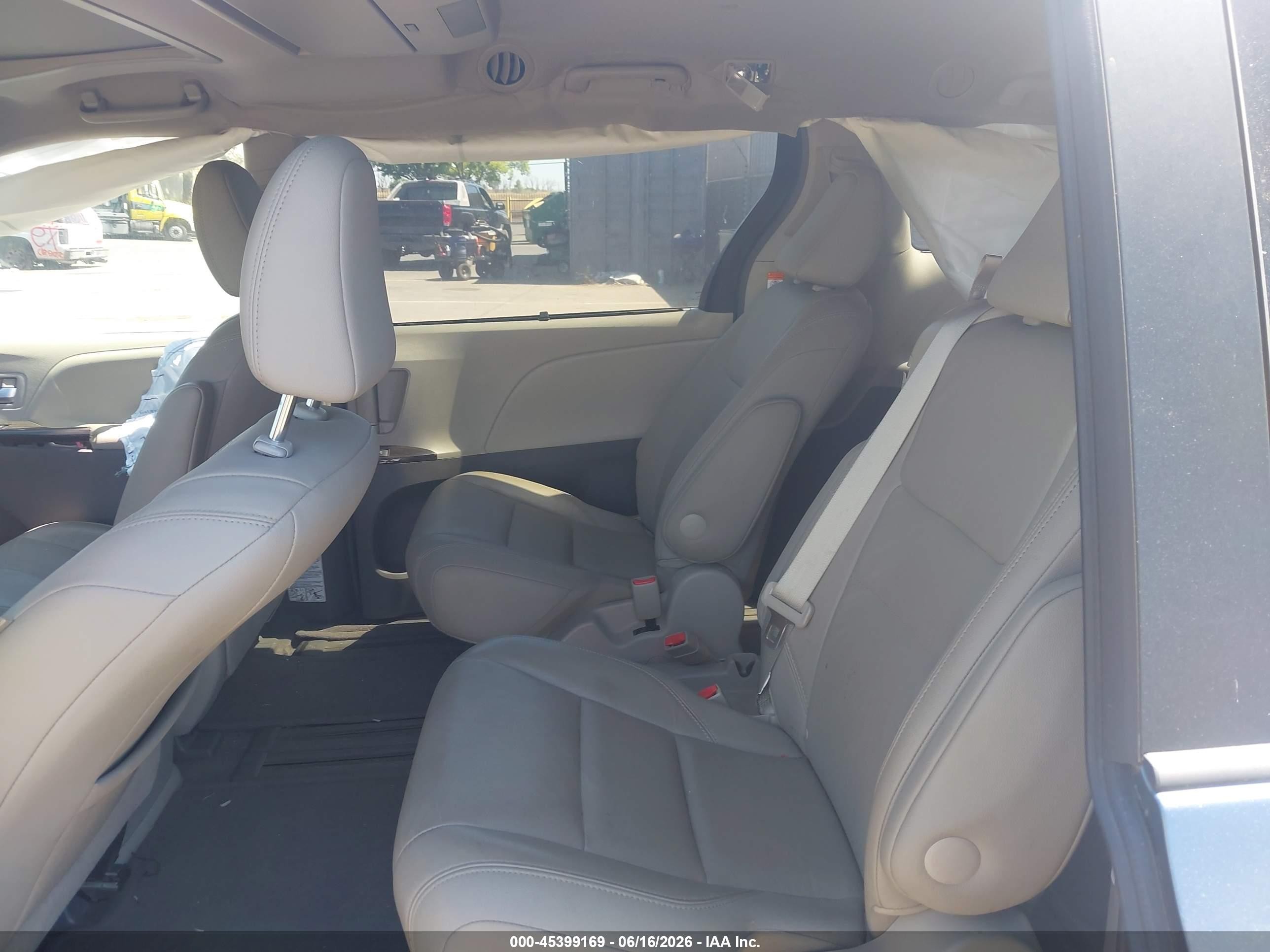 2015 Toyota Sienna Xle Premium 8 Passenger Blue vin: 5TDYK3DC7FS620563