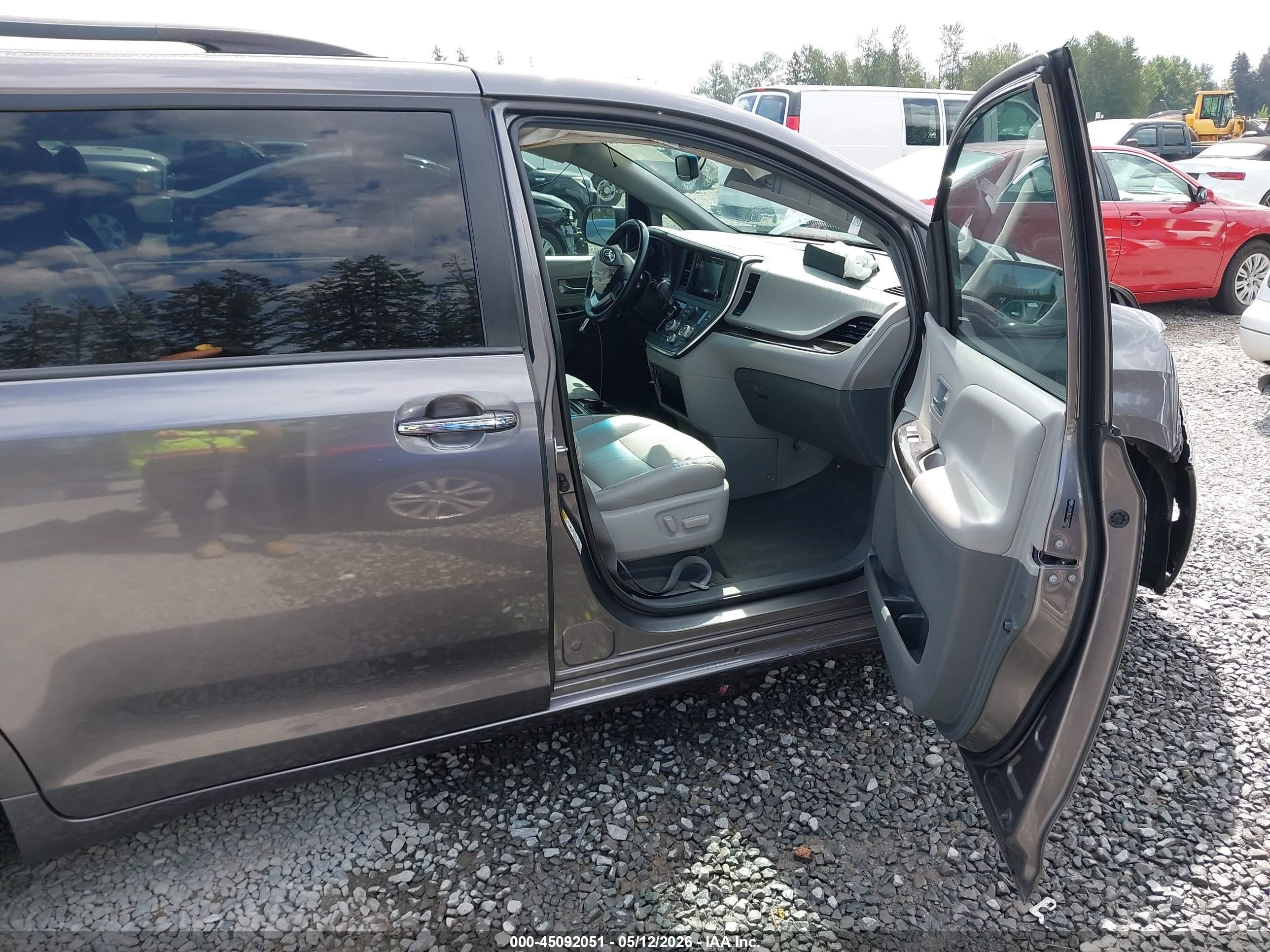 2015 Toyota Sienna Xle 8 Passenger Gray vin: 5TDYK3DC7FS630252