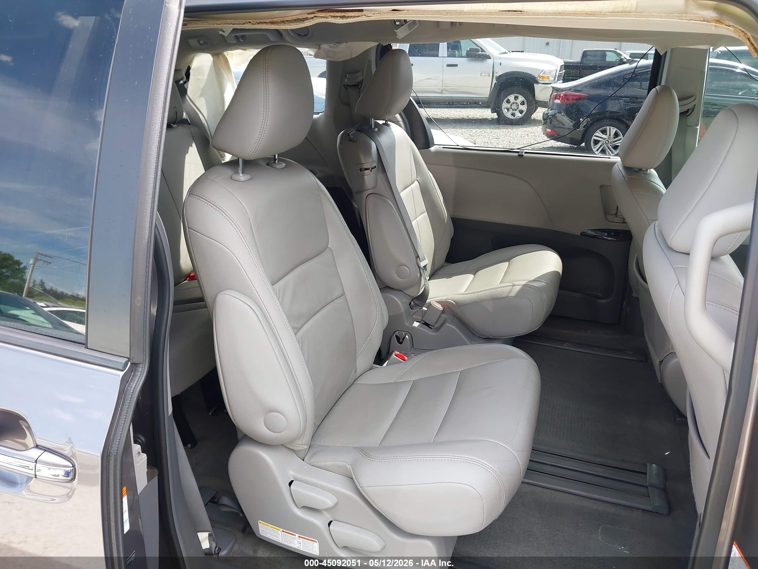 2015 Toyota Sienna Xle 8 Passenger Gray vin: 5TDYK3DC7FS630252