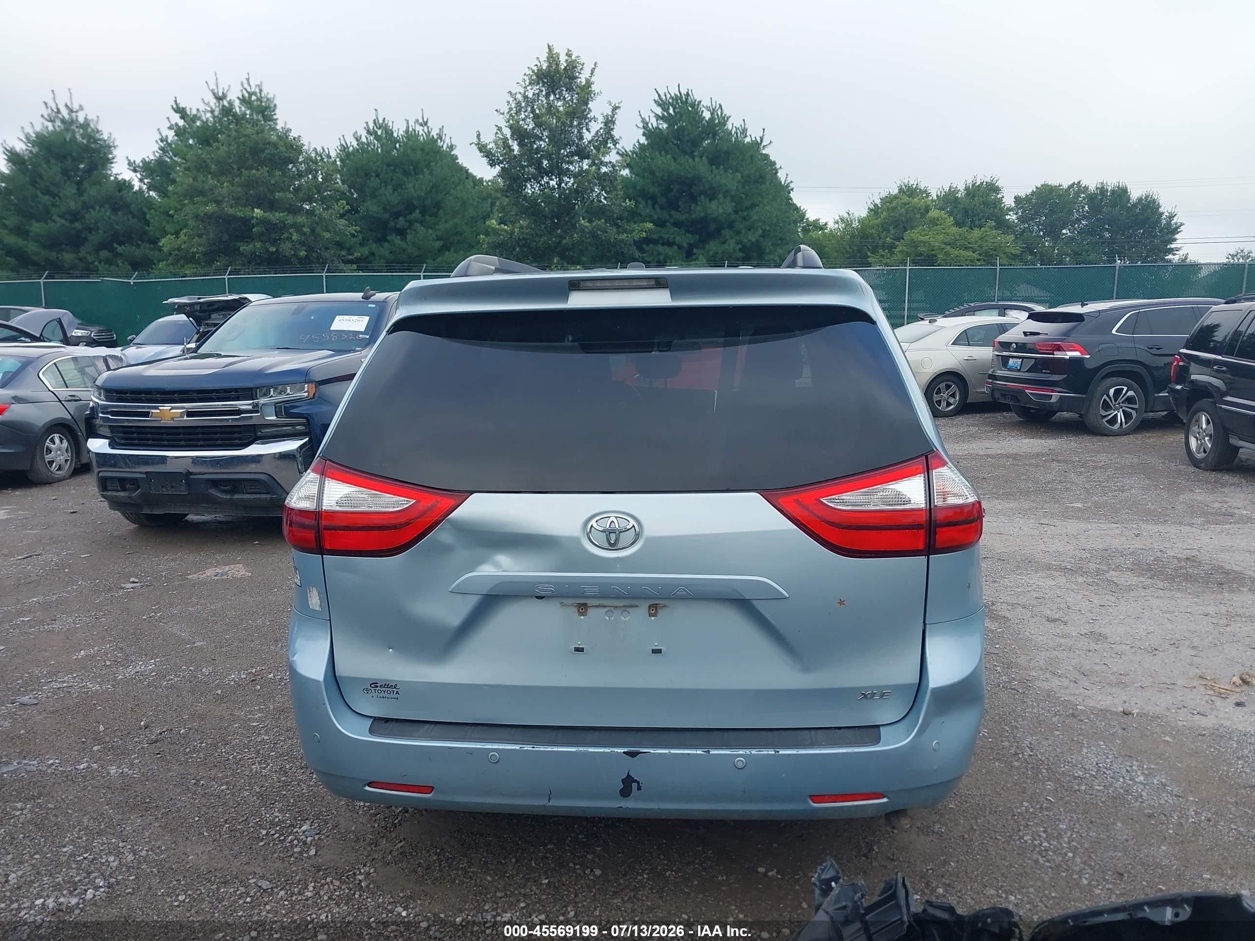 2015 Toyota Sienna Xle 8 Passenger Blue vin: 5TDYK3DC7FS644474