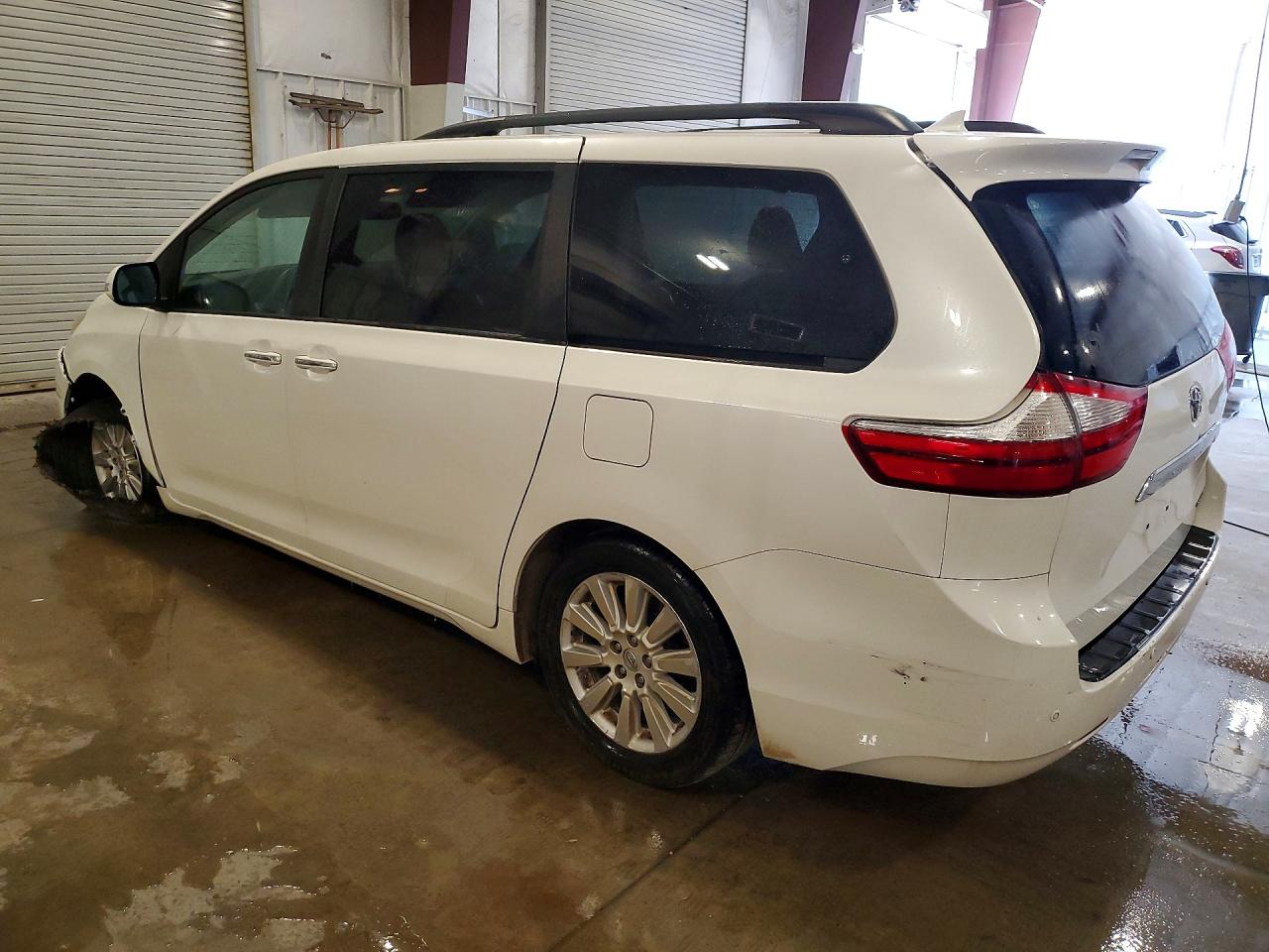 2015 Toyota Sienna Limited Premium 7-passenger White vin: 5TDYK3DC7FS650551