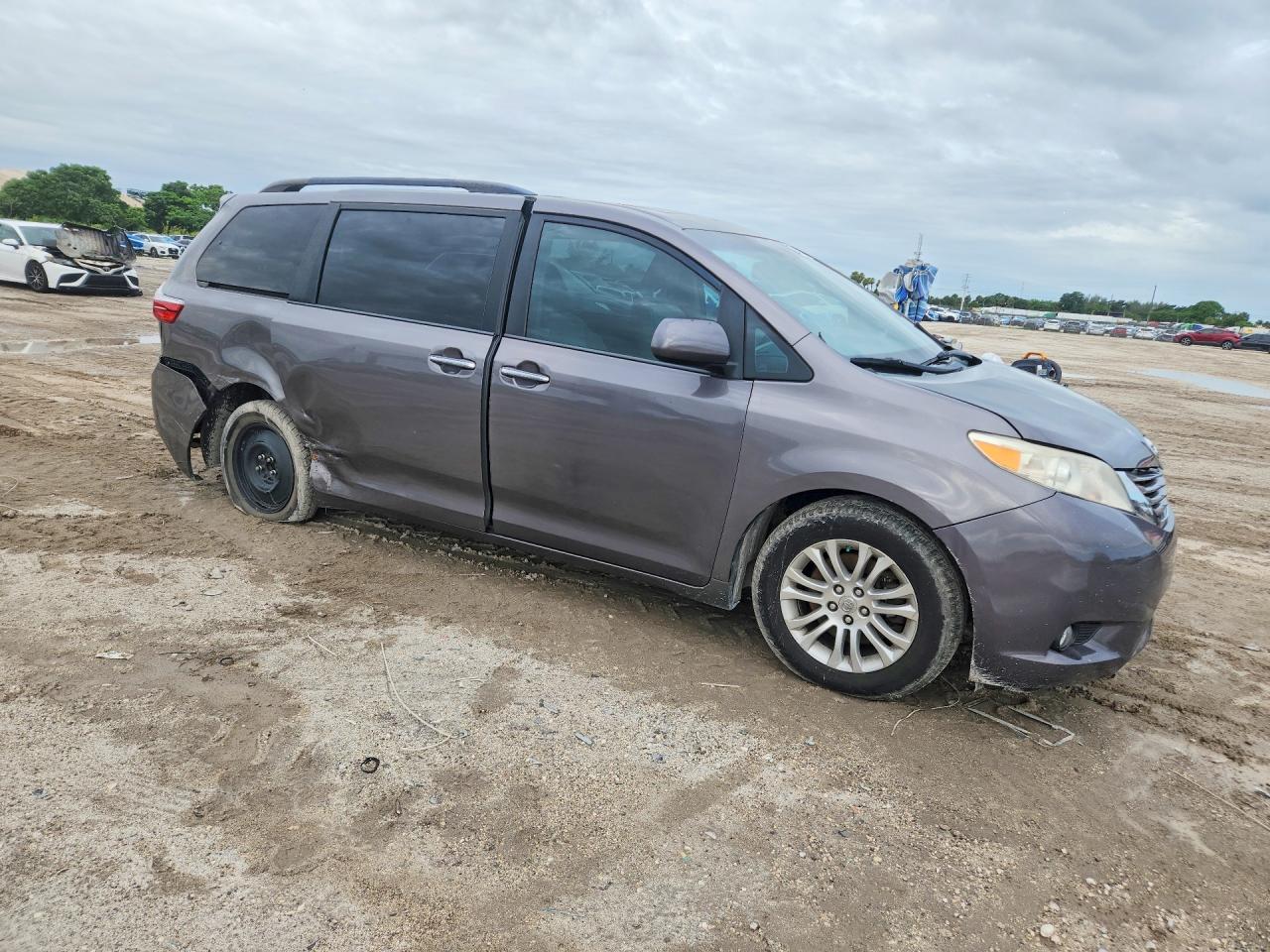 2015 Toyota Sienna Xle Premium 8-passenger Серый vin: 5TDYK3DC7FS660027