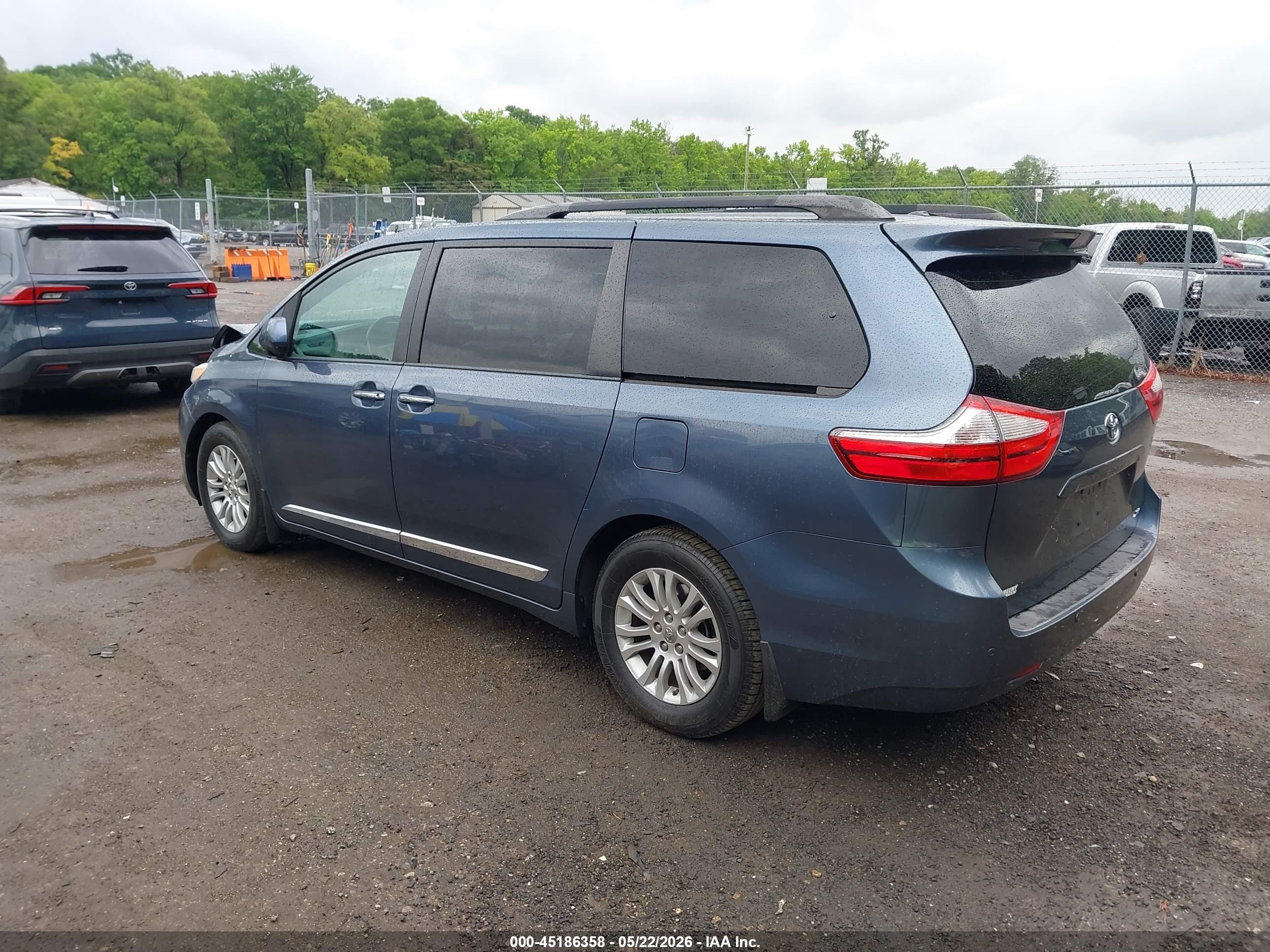 2015 Toyota Sienna Xle Premium 8 Passenger Light Blue vin: 5TDYK3DC7FS663414