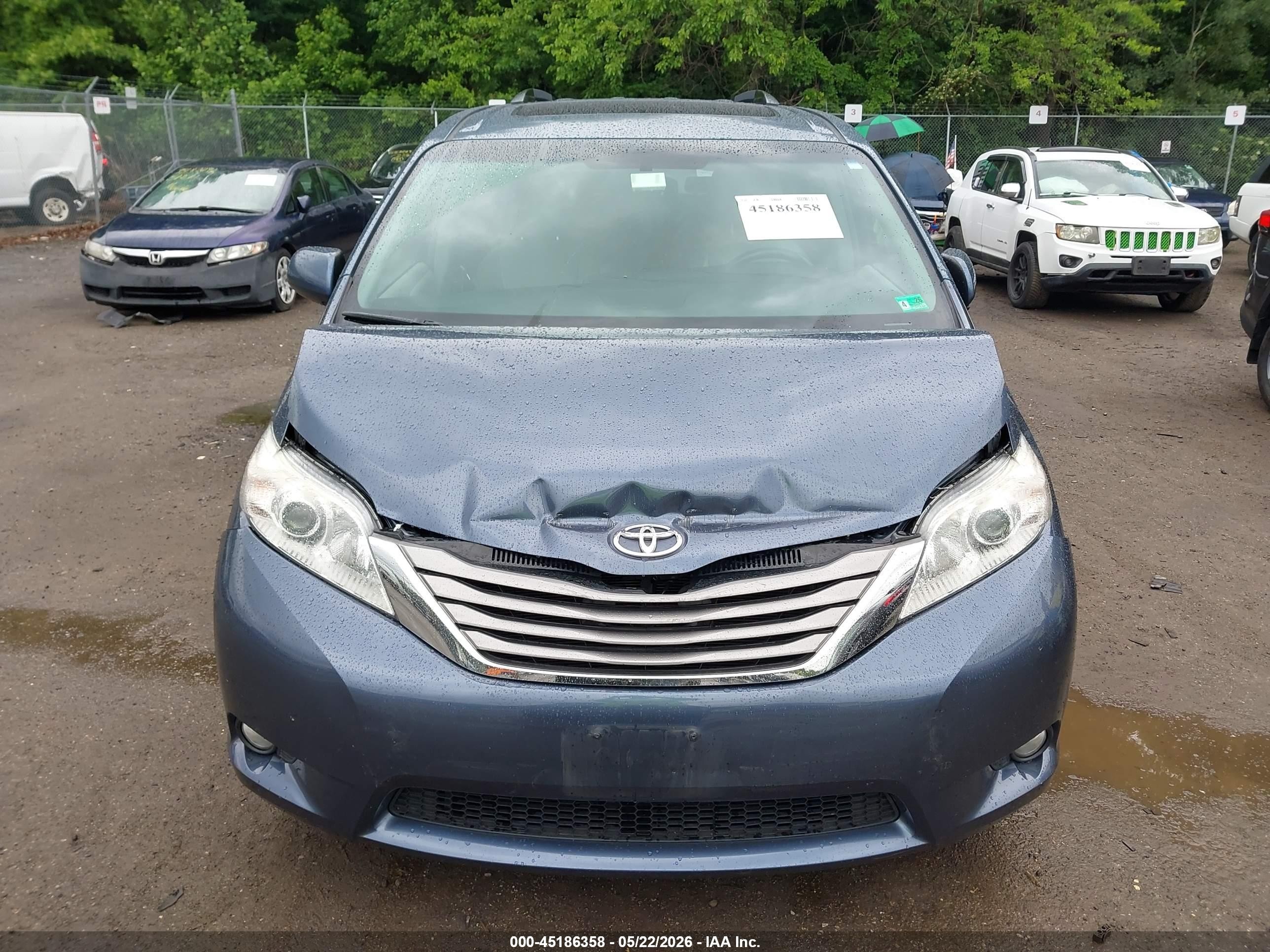 2015 Toyota Sienna Xle Premium 8 Passenger Light Blue vin: 5TDYK3DC7FS663414
