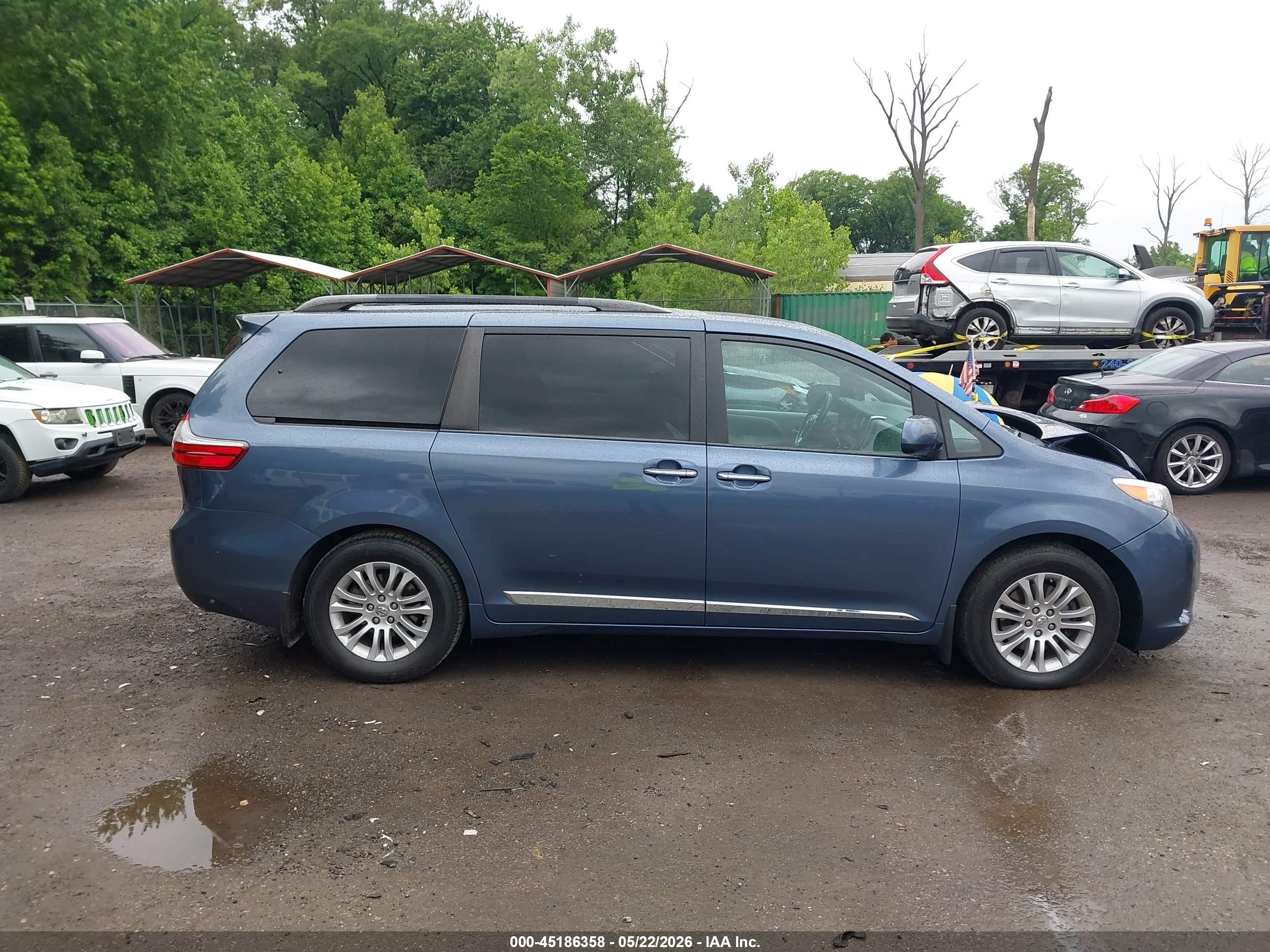 2015 Toyota Sienna Xle Premium 8 Passenger Light Blue vin: 5TDYK3DC7FS663414