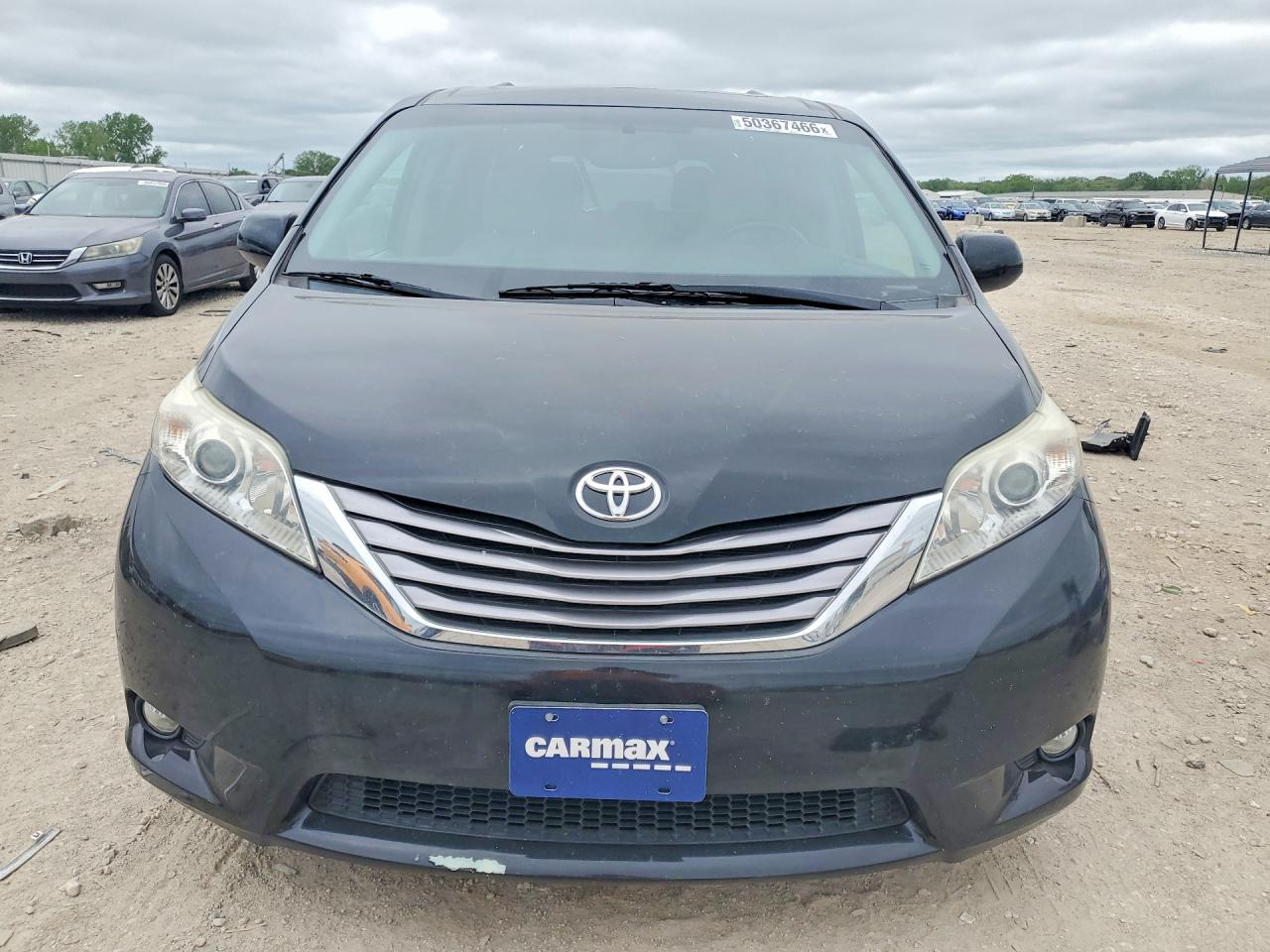 2015 Toyota Sienna Xle 8-passenger Black vin: 5TDYK3DC7FS667947