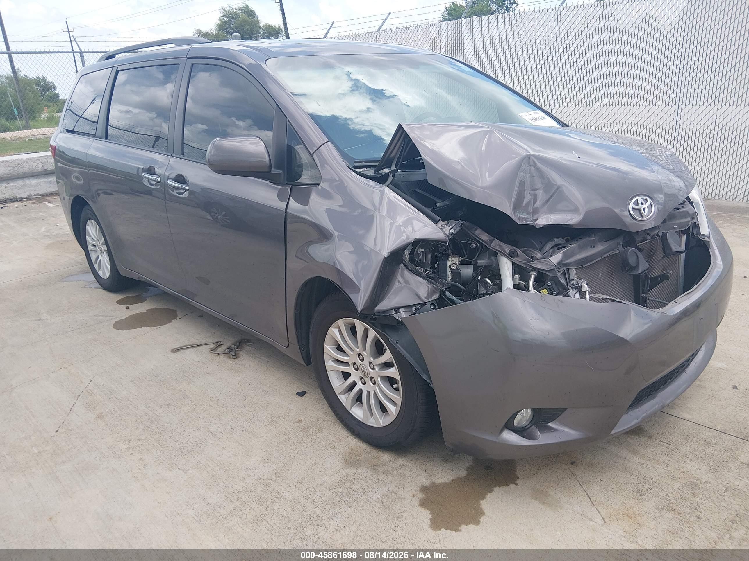 2015 Toyota Sienna Xle 8 Passenger Gray vin: 5TDYK3DC7FS671125