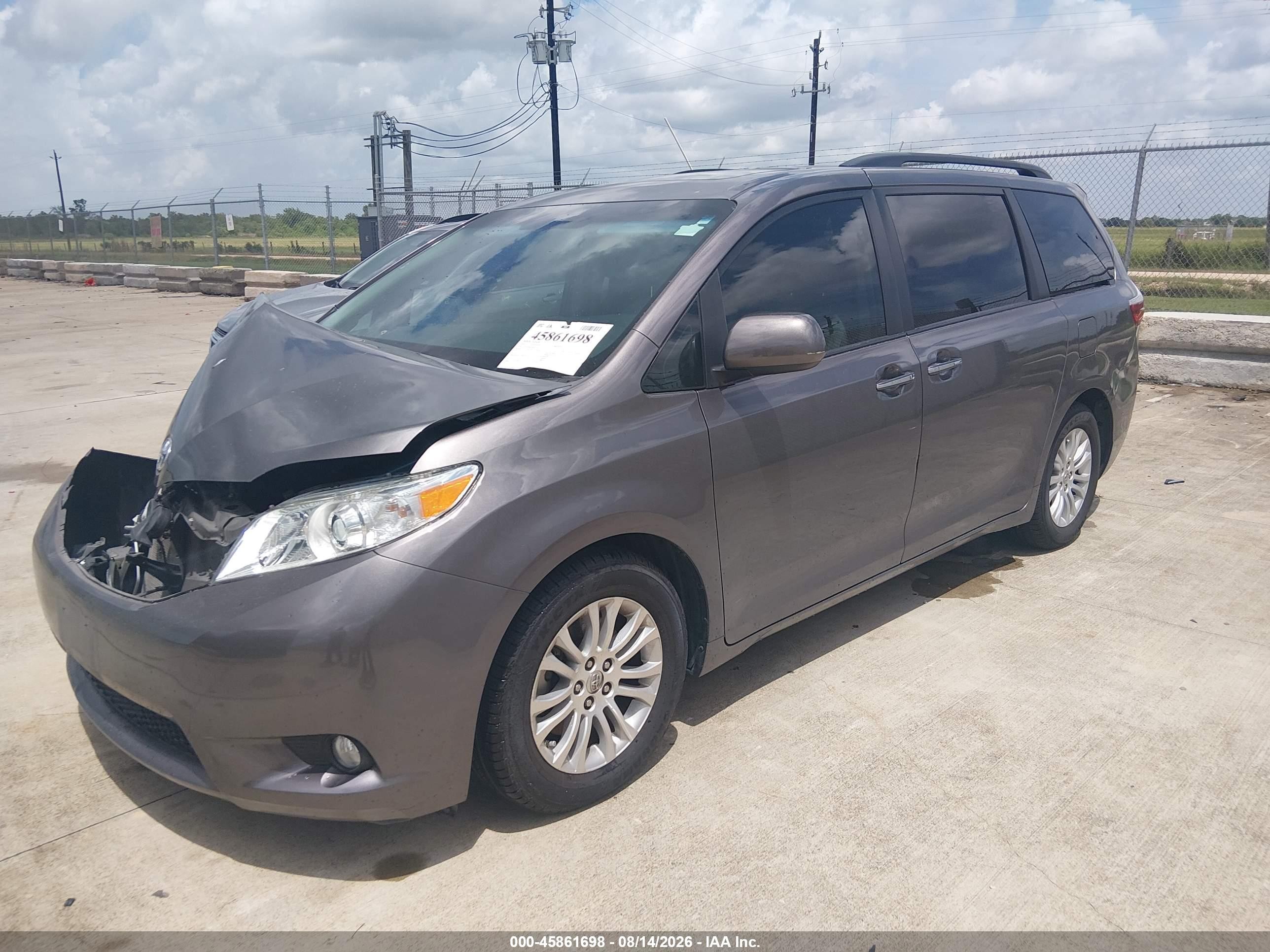 2015 Toyota Sienna Xle 8 Passenger Gray vin: 5TDYK3DC7FS671125