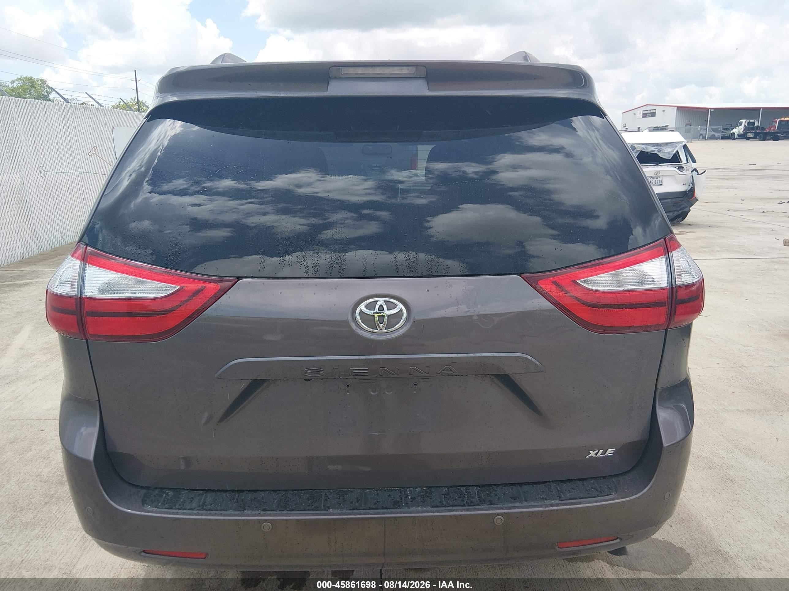 2015 Toyota Sienna Xle 8 Passenger Gray vin: 5TDYK3DC7FS671125