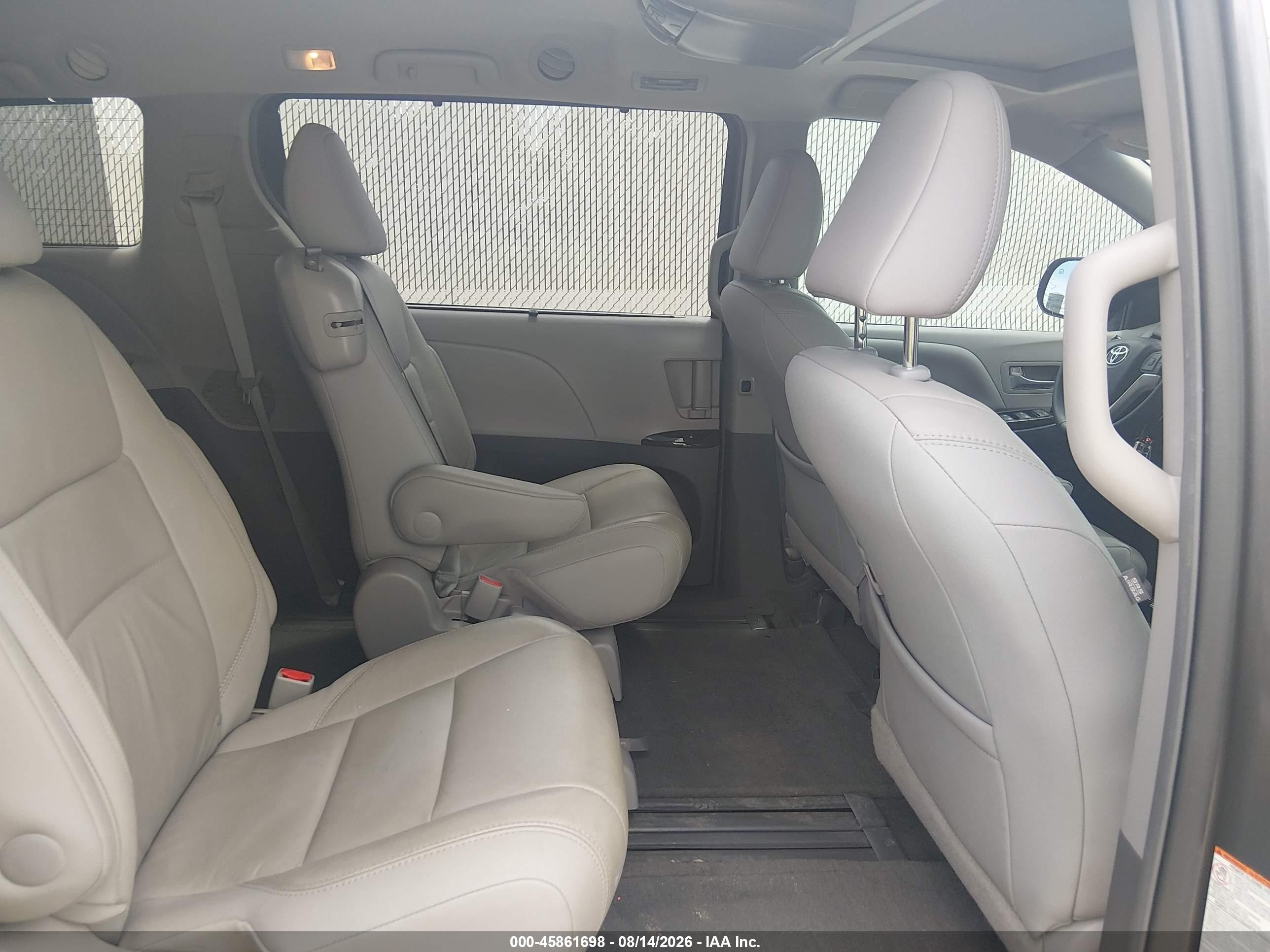 2015 Toyota Sienna Xle 8 Passenger Gray vin: 5TDYK3DC7FS671125