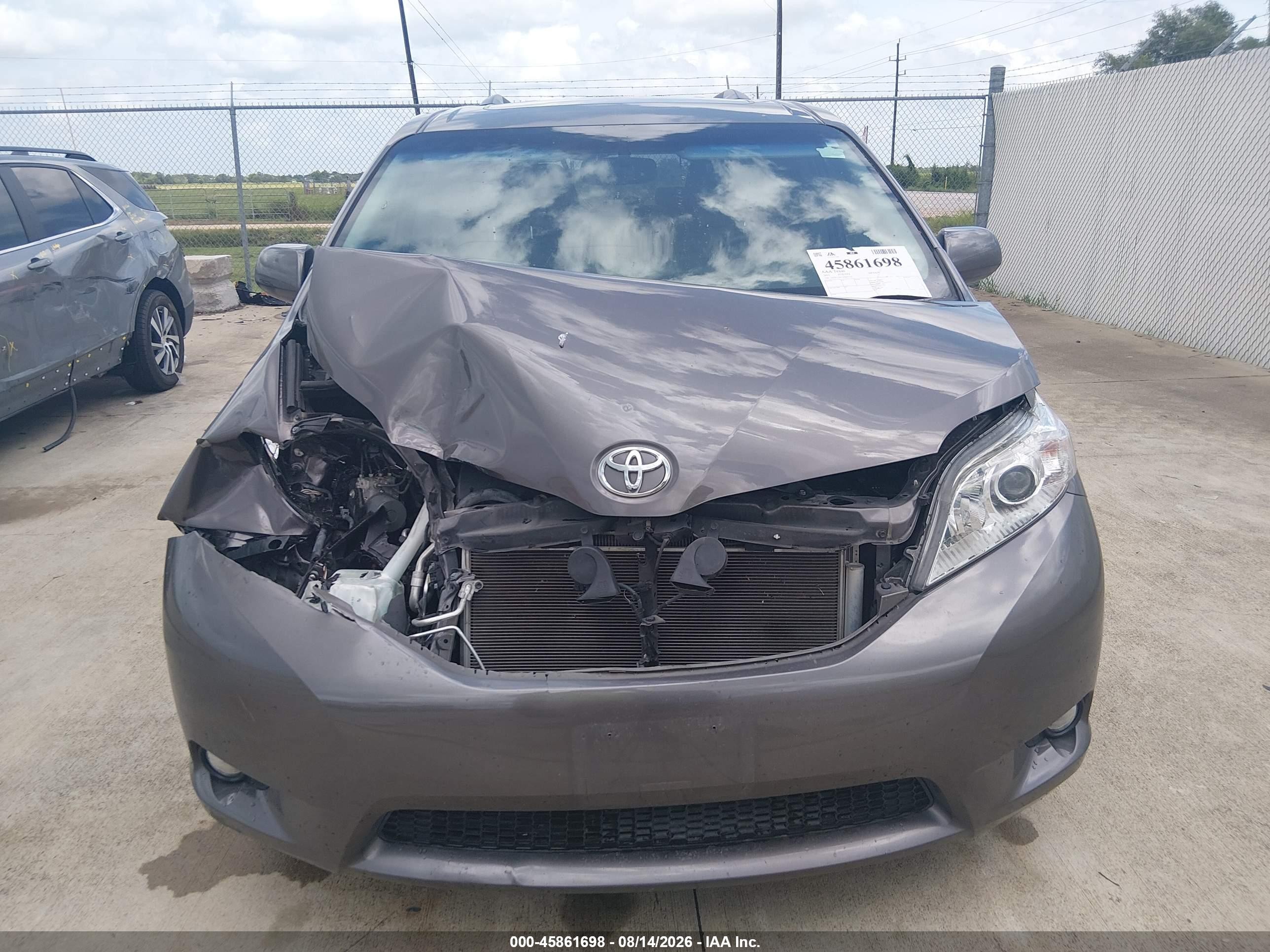 2015 Toyota Sienna Xle 8 Passenger Gray vin: 5TDYK3DC7FS671125