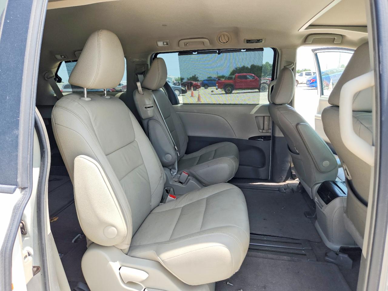 2015 Toyota Sienna Xle 8-passenger Белый vin: 5TDYK3DC7FS671710