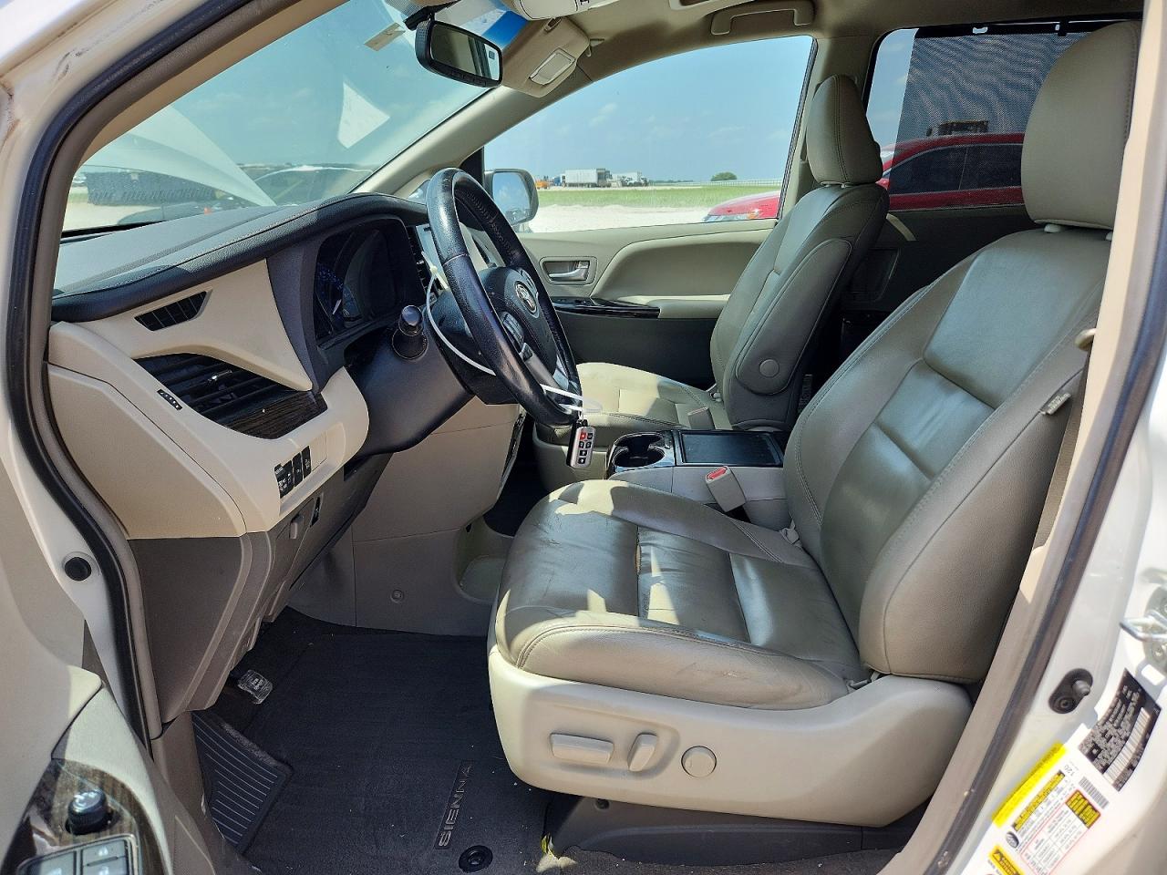2015 Toyota Sienna Xle 8-passenger Белый vin: 5TDYK3DC7FS671710