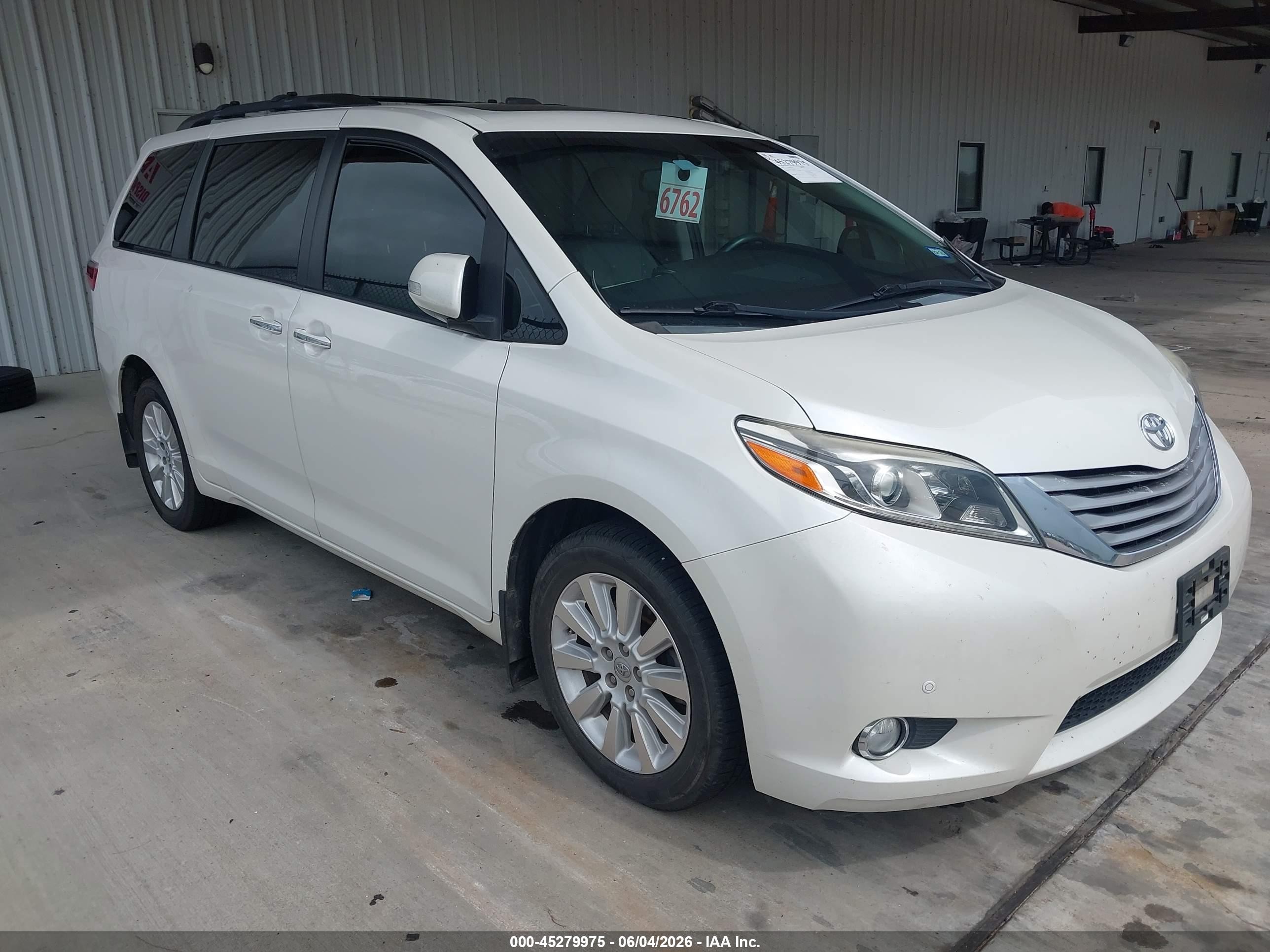 2015 Toyota Sienna Limited 7 Passenger White vin: 5TDYK3DC7FS678415