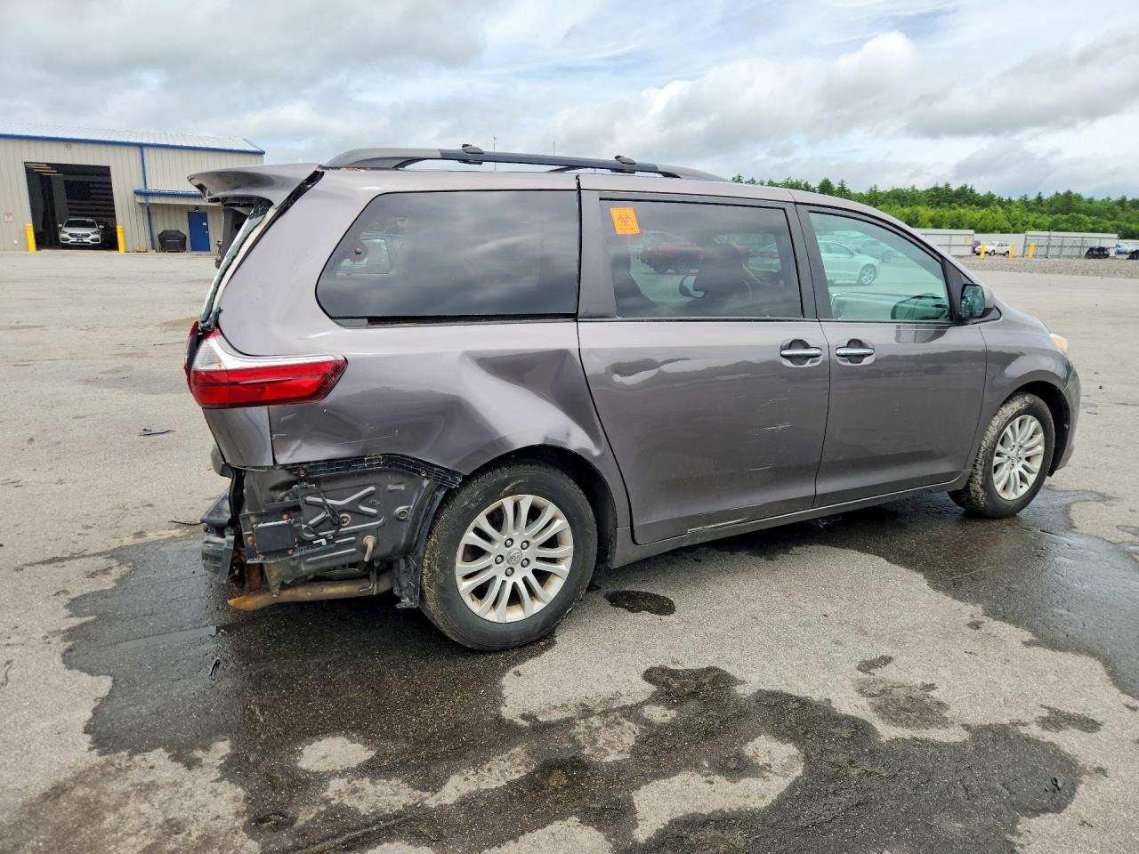 2015 Toyota Sienna Xle 8-passenger Gray vin: 5TDYK3DC7FS683484