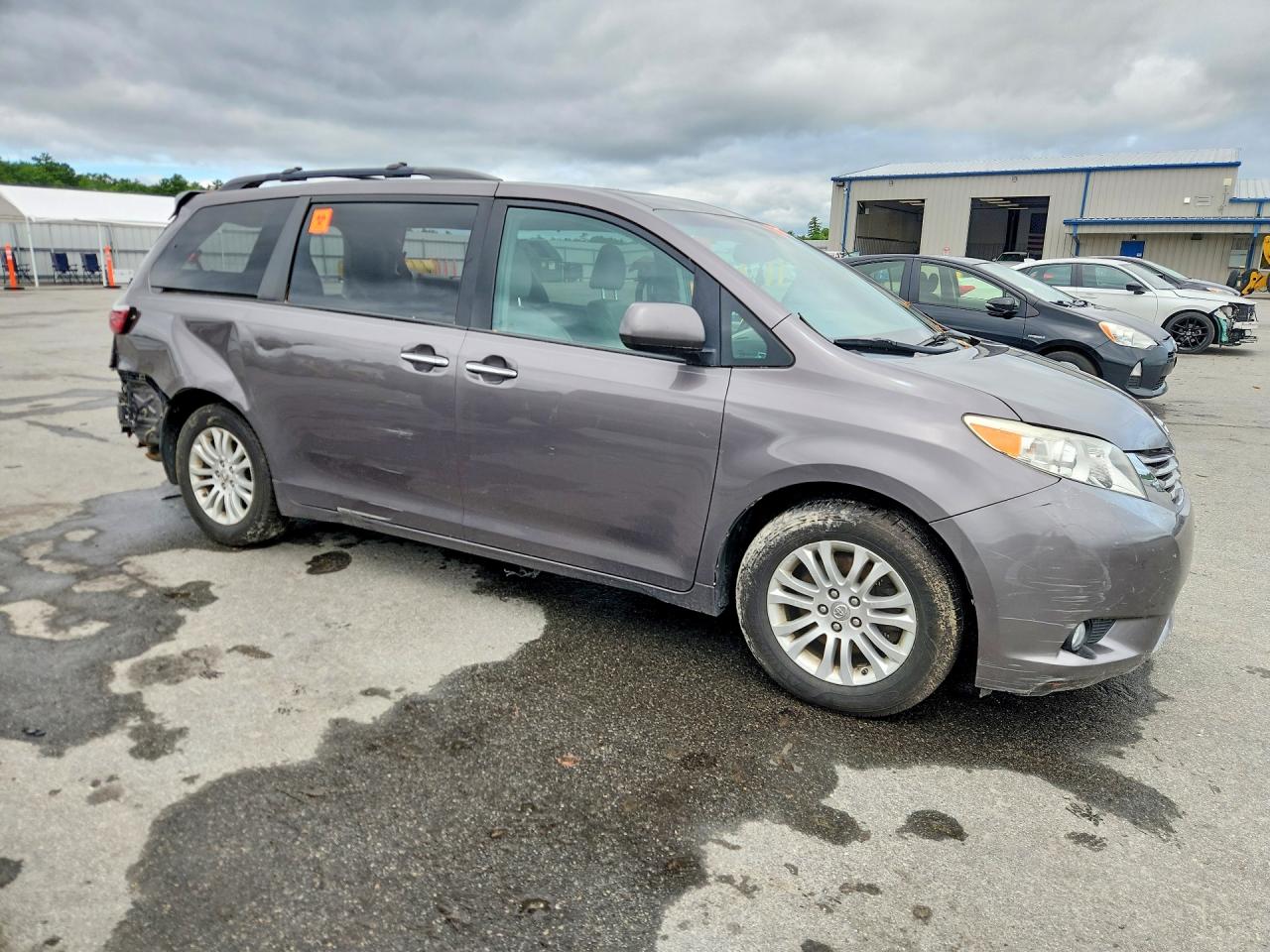 2015 Toyota Sienna Xle 8-passenger Gray vin: 5TDYK3DC7FS683484