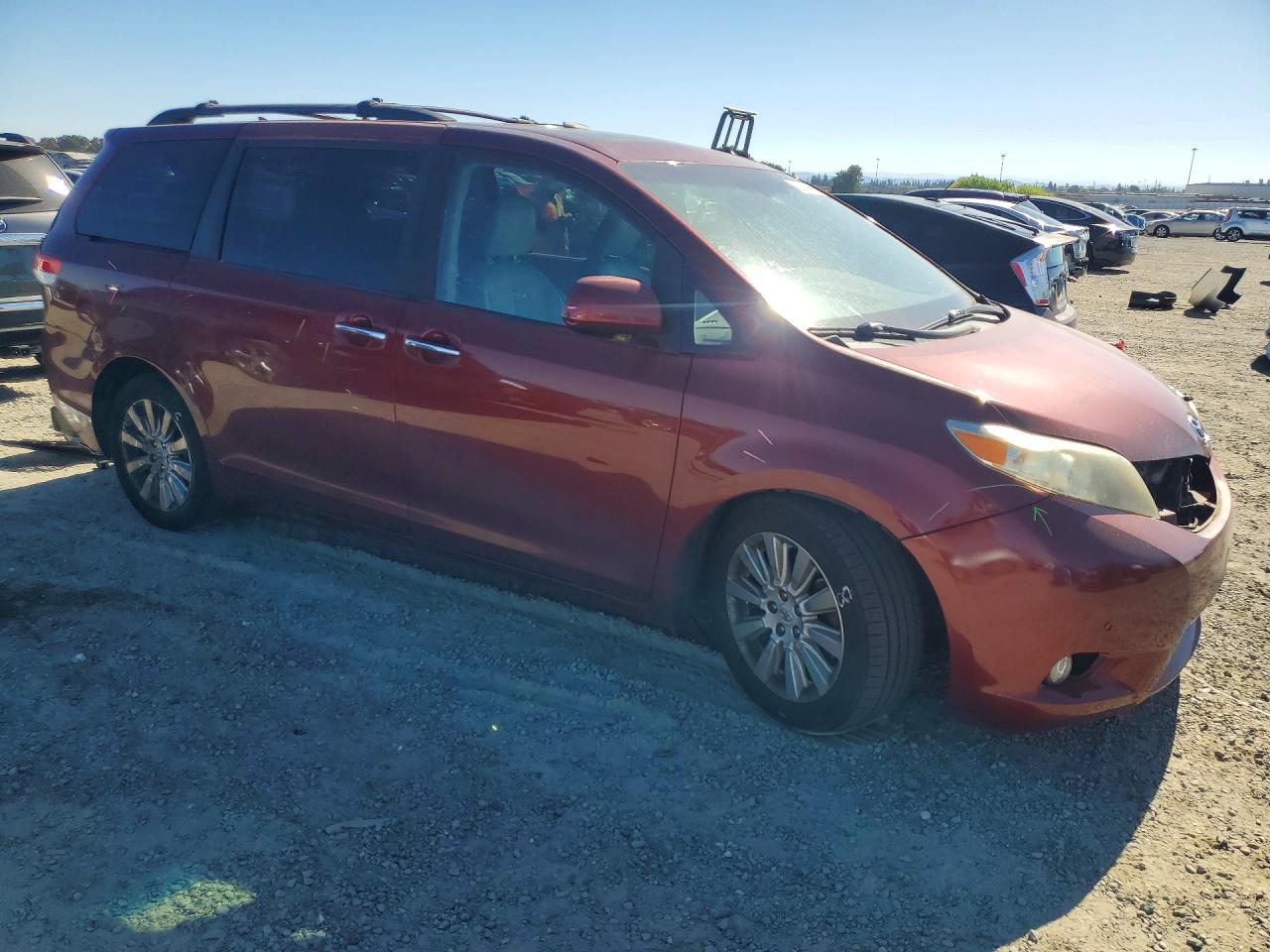 2011 Toyota Sienna Limited 7-passenger Red vin: 5TDYK3DC8BS016711