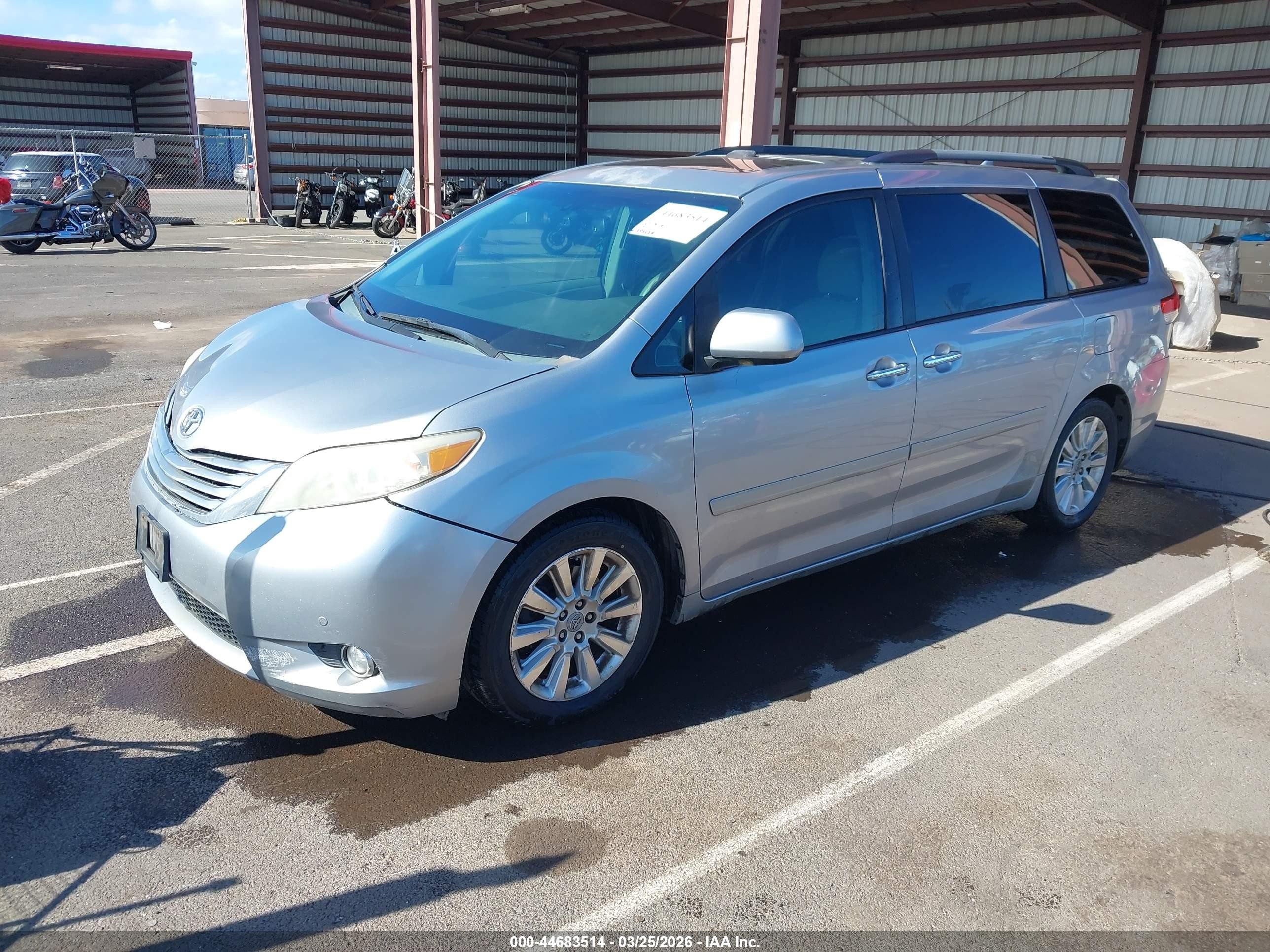2011 Toyota Sienna Xle V6/xle V6 Auto Access Seat Серый vin: 5TDYK3DC8BS031791
