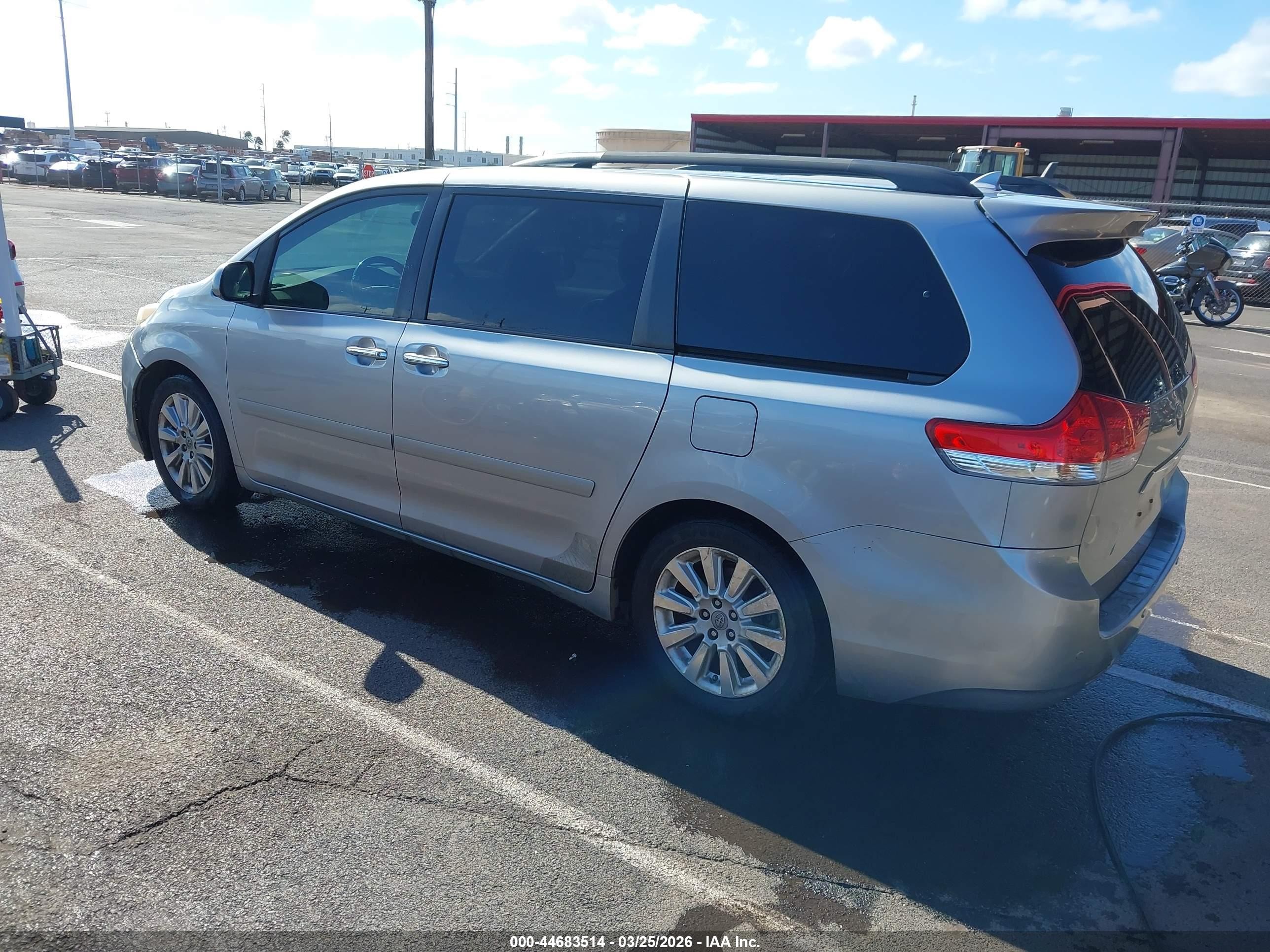 2011 Toyota Sienna Xle V6/xle V6 Auto Access Seat Серый vin: 5TDYK3DC8BS031791