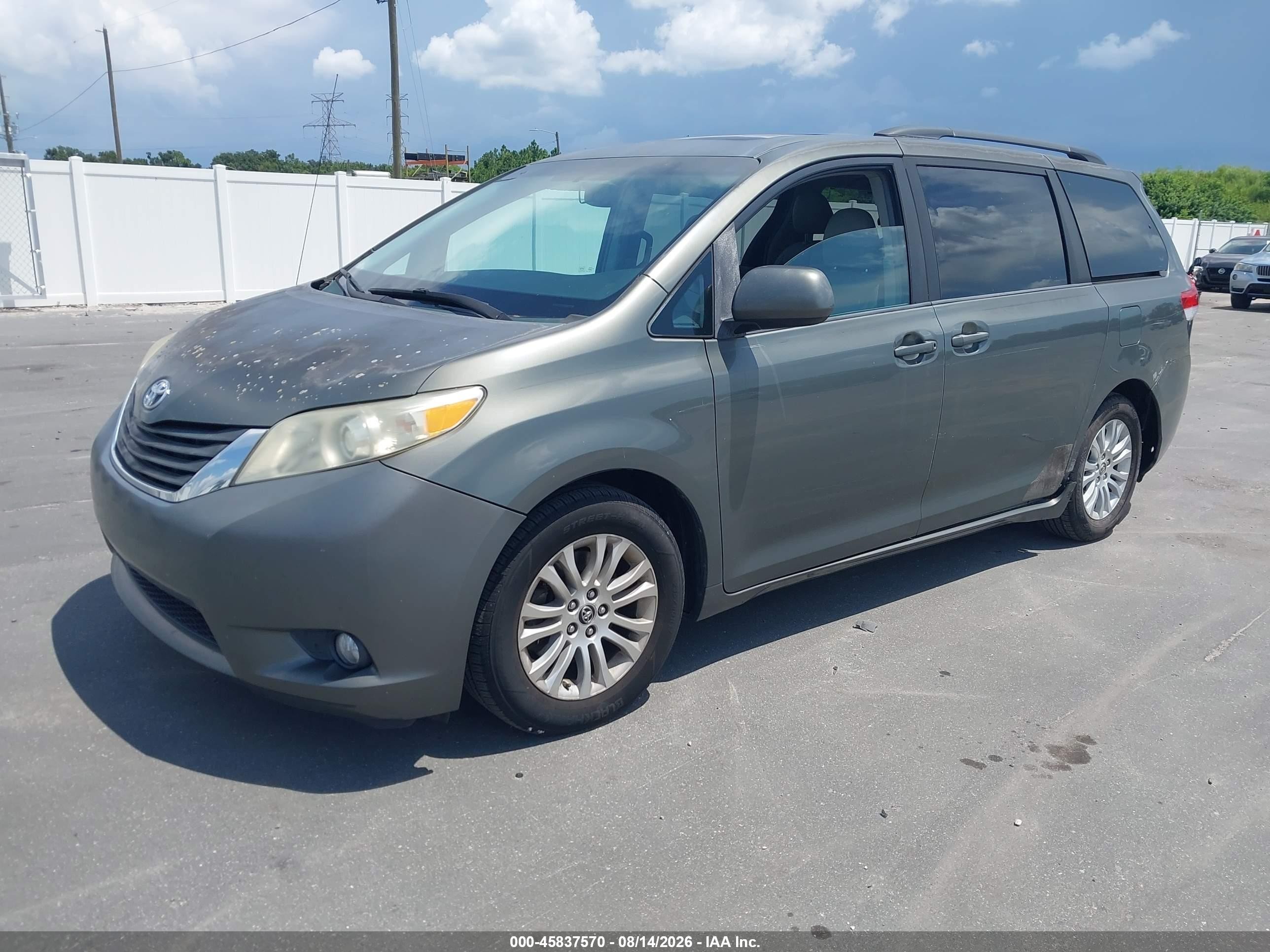 2011 Toyota Sienna Xle/limited Green vin: 5TDYK3DC8BS040264