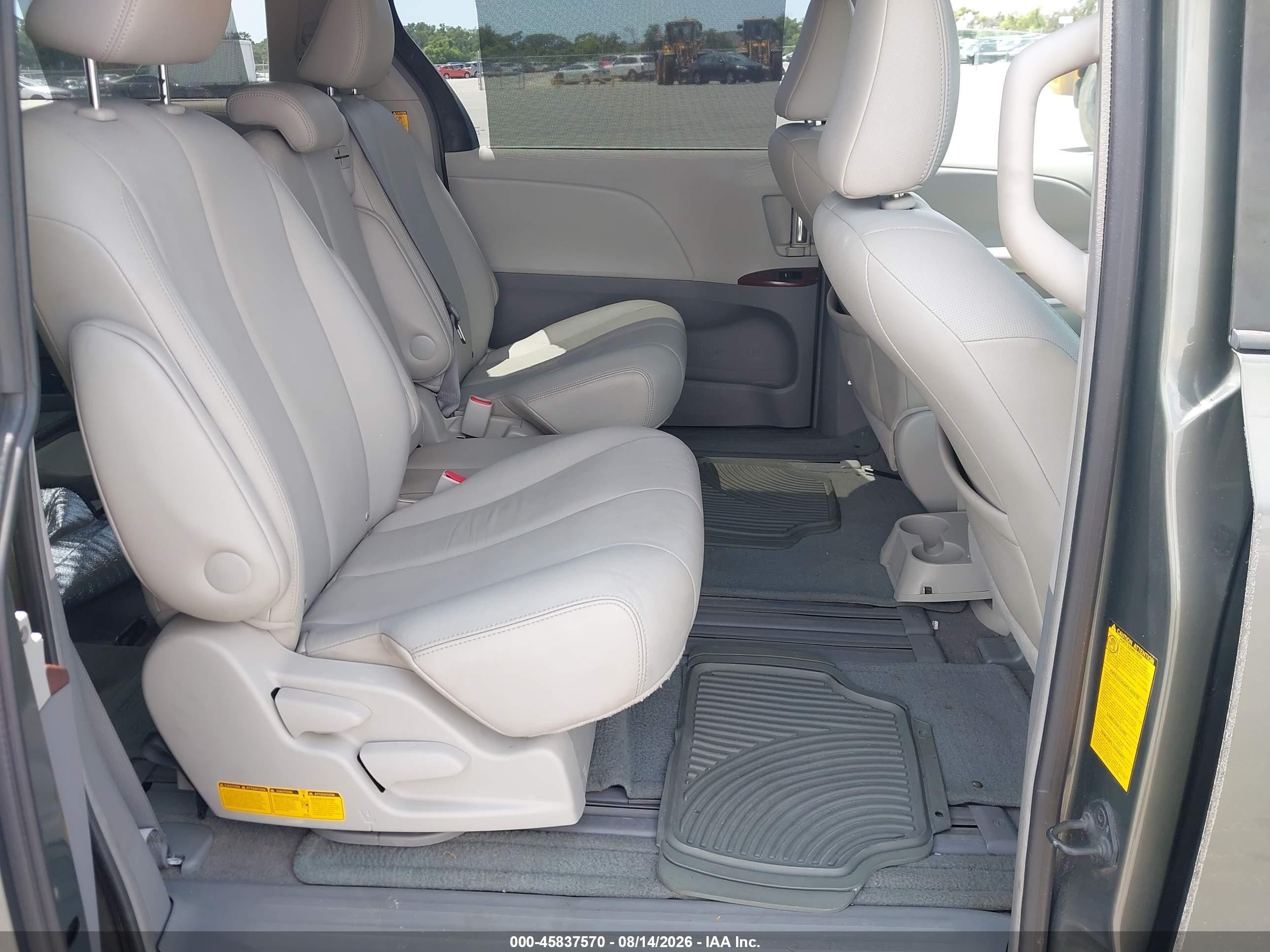 2011 Toyota Sienna Xle/limited Green vin: 5TDYK3DC8BS040264