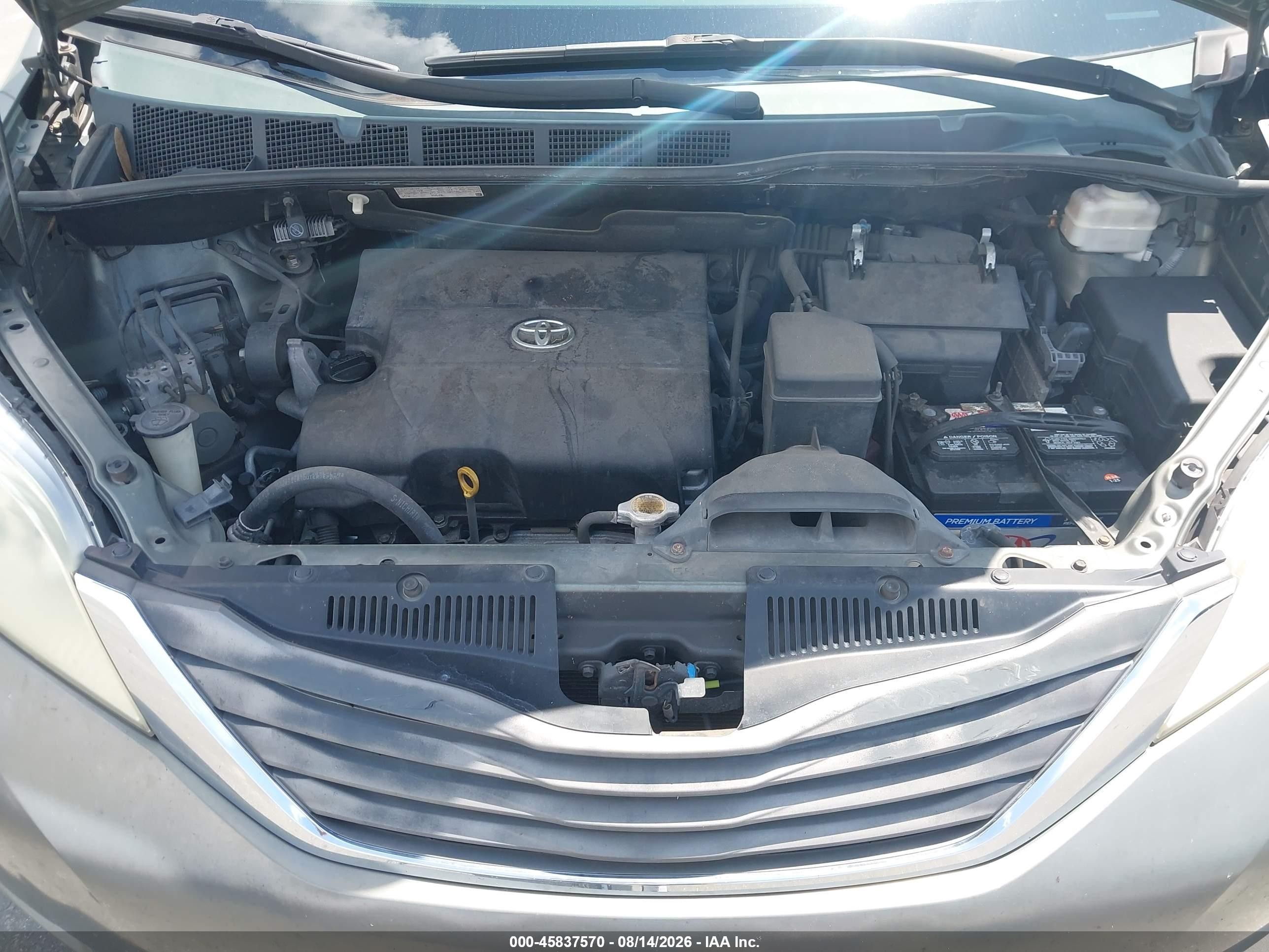 2011 Toyota Sienna Xle/limited Green vin: 5TDYK3DC8BS040264