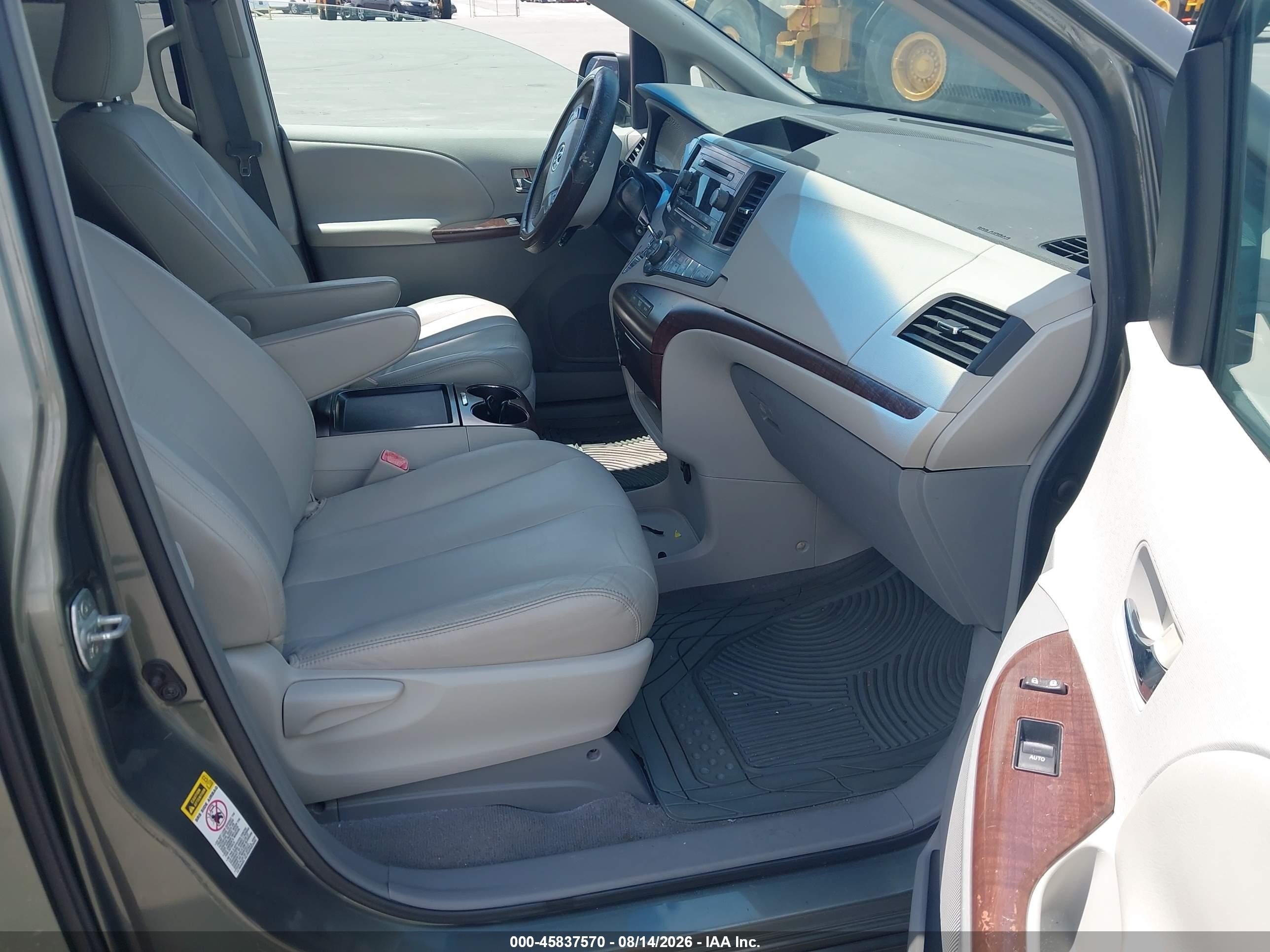 2011 Toyota Sienna Xle/limited Green vin: 5TDYK3DC8BS040264